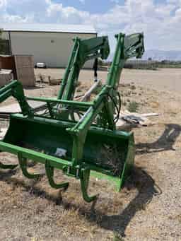 2021 John Deere 660R Image