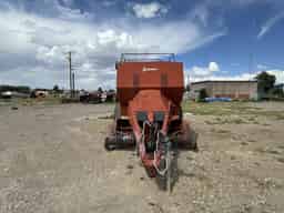 1999 Hesston 4910 Image