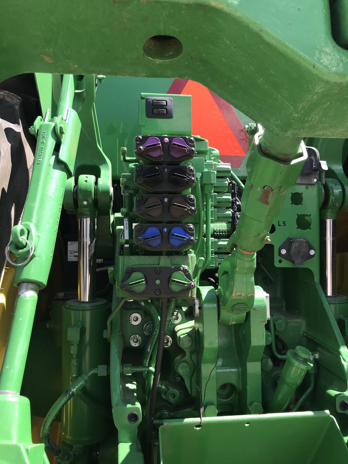 2019 John Deere 8370R Image