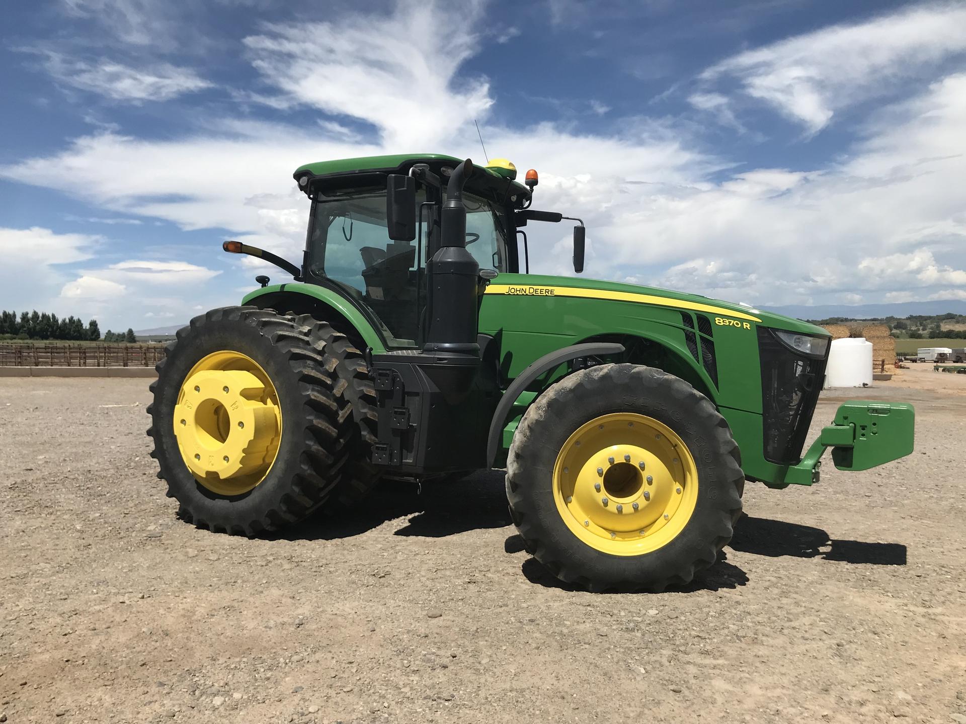 2019 John Deere 8370R Image