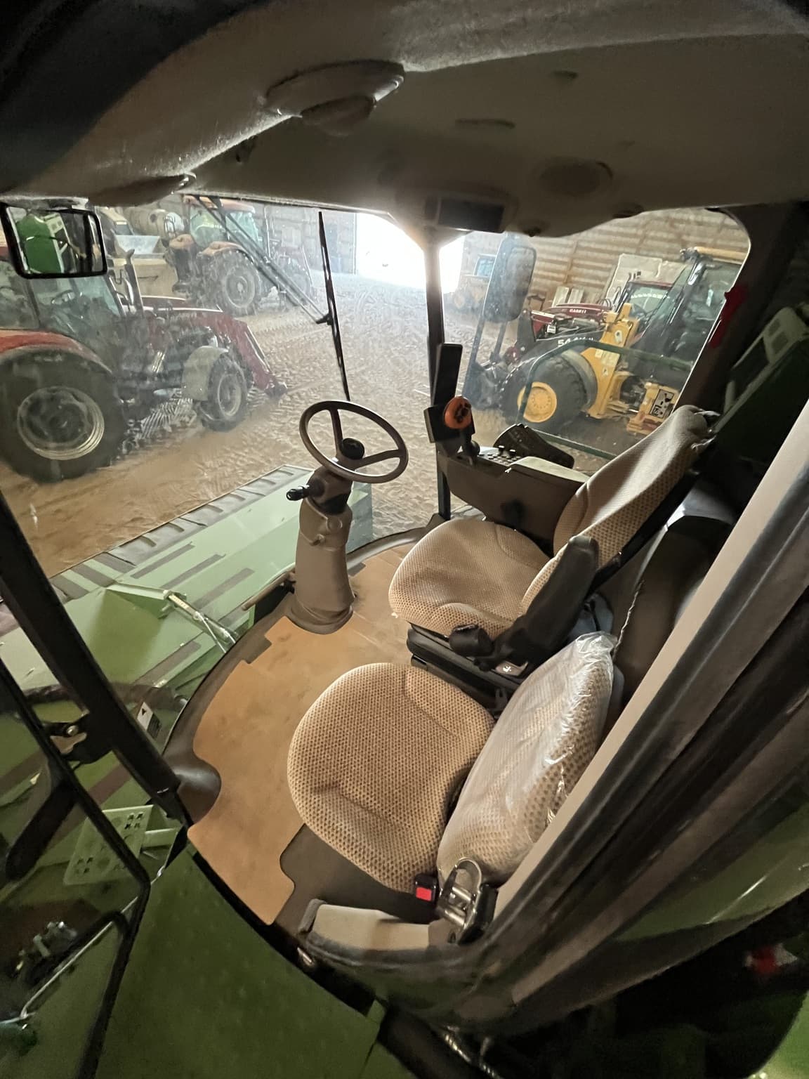 2020 John Deere W235 Image