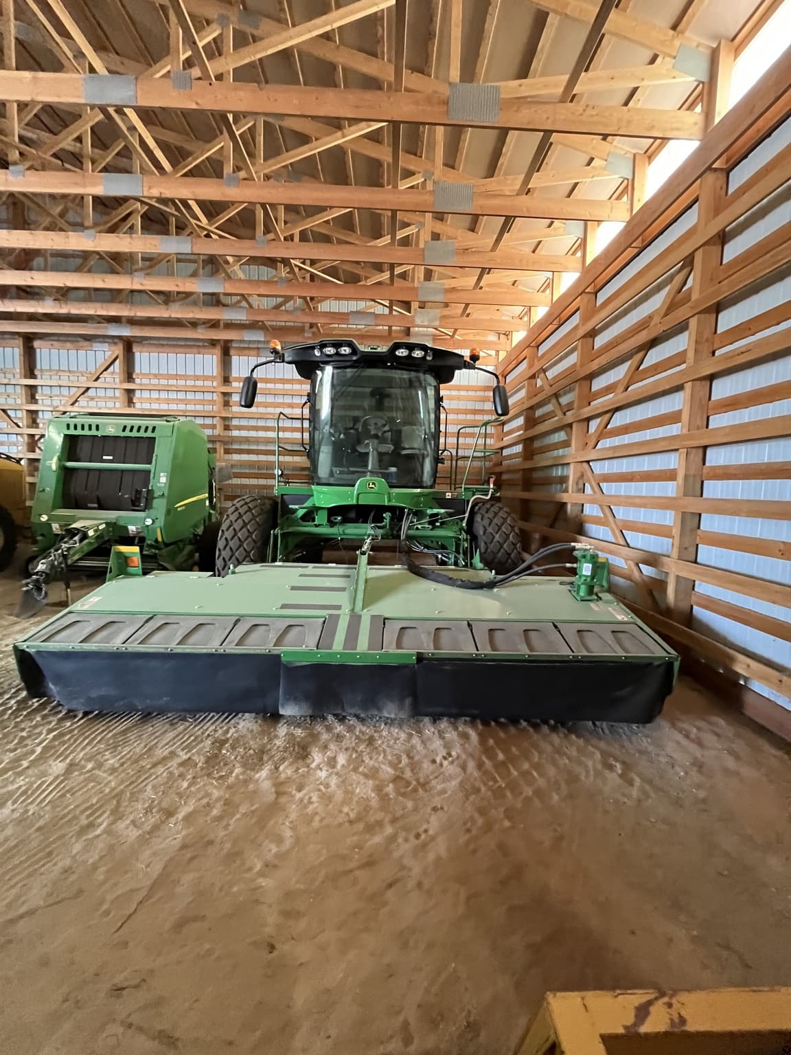 2020 John Deere W235 Image