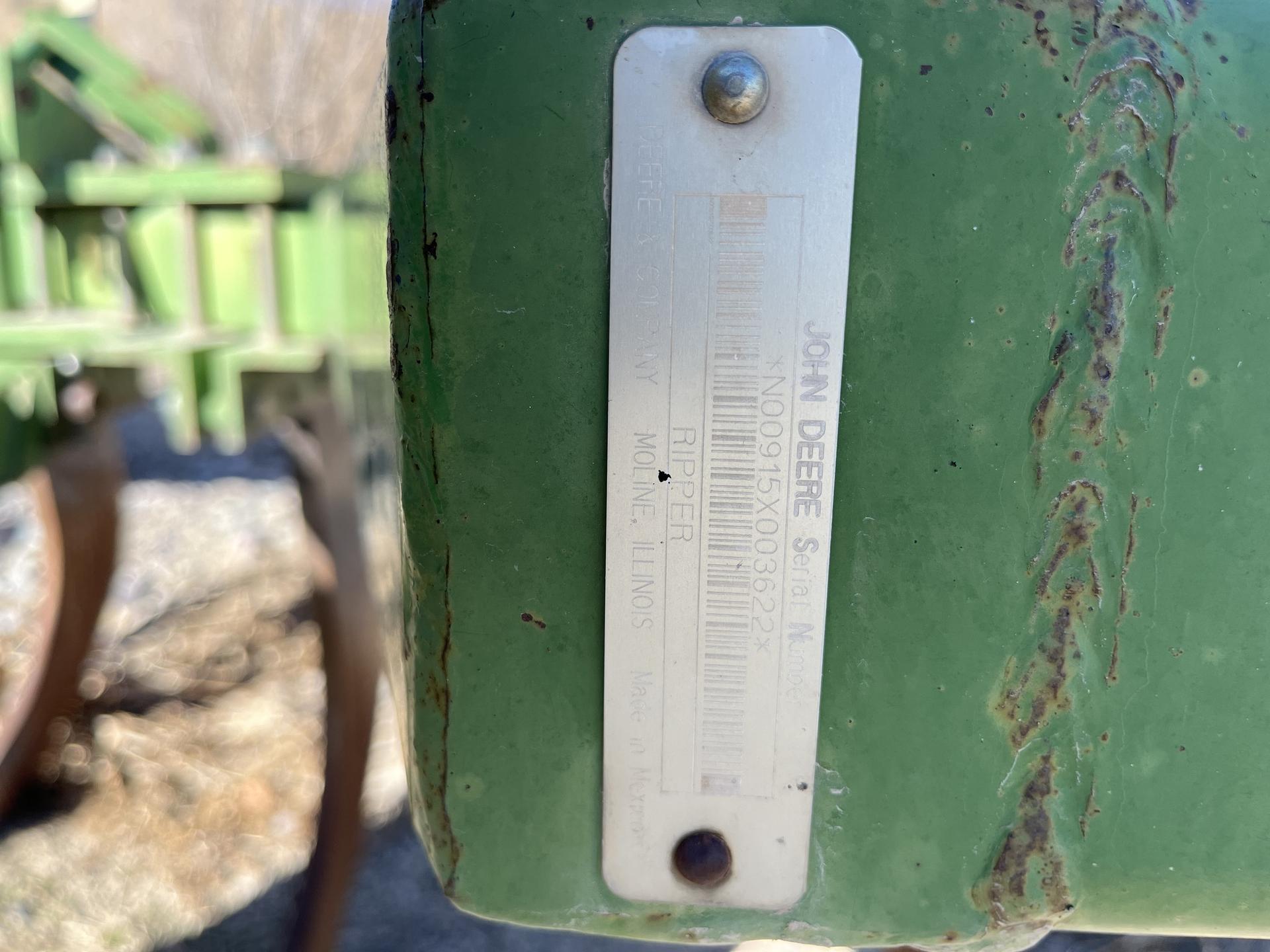 1994 John Deere 915 Image