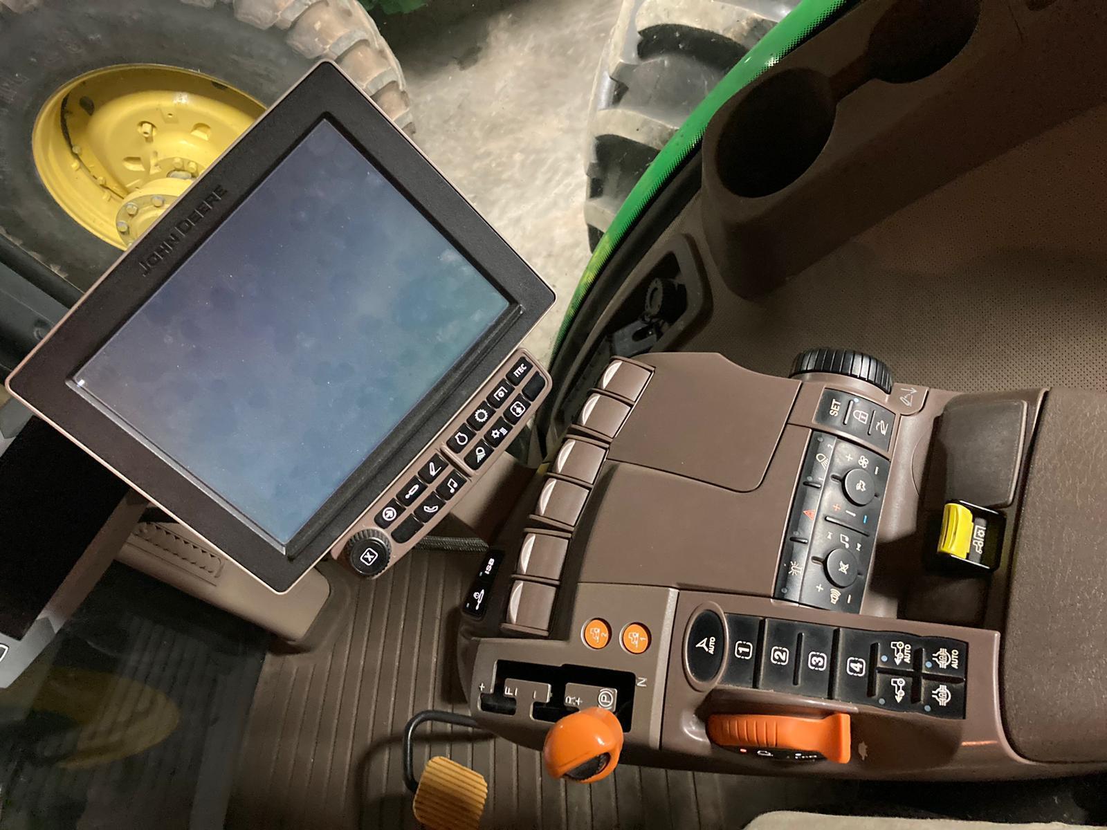 2017 John Deere 8245R Image