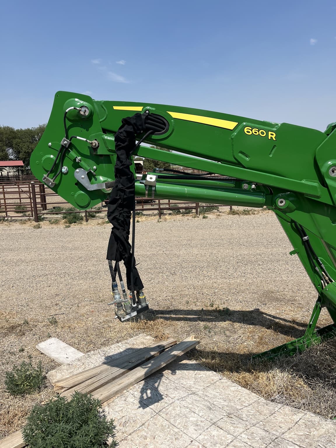 2021 John Deere 660R Image
