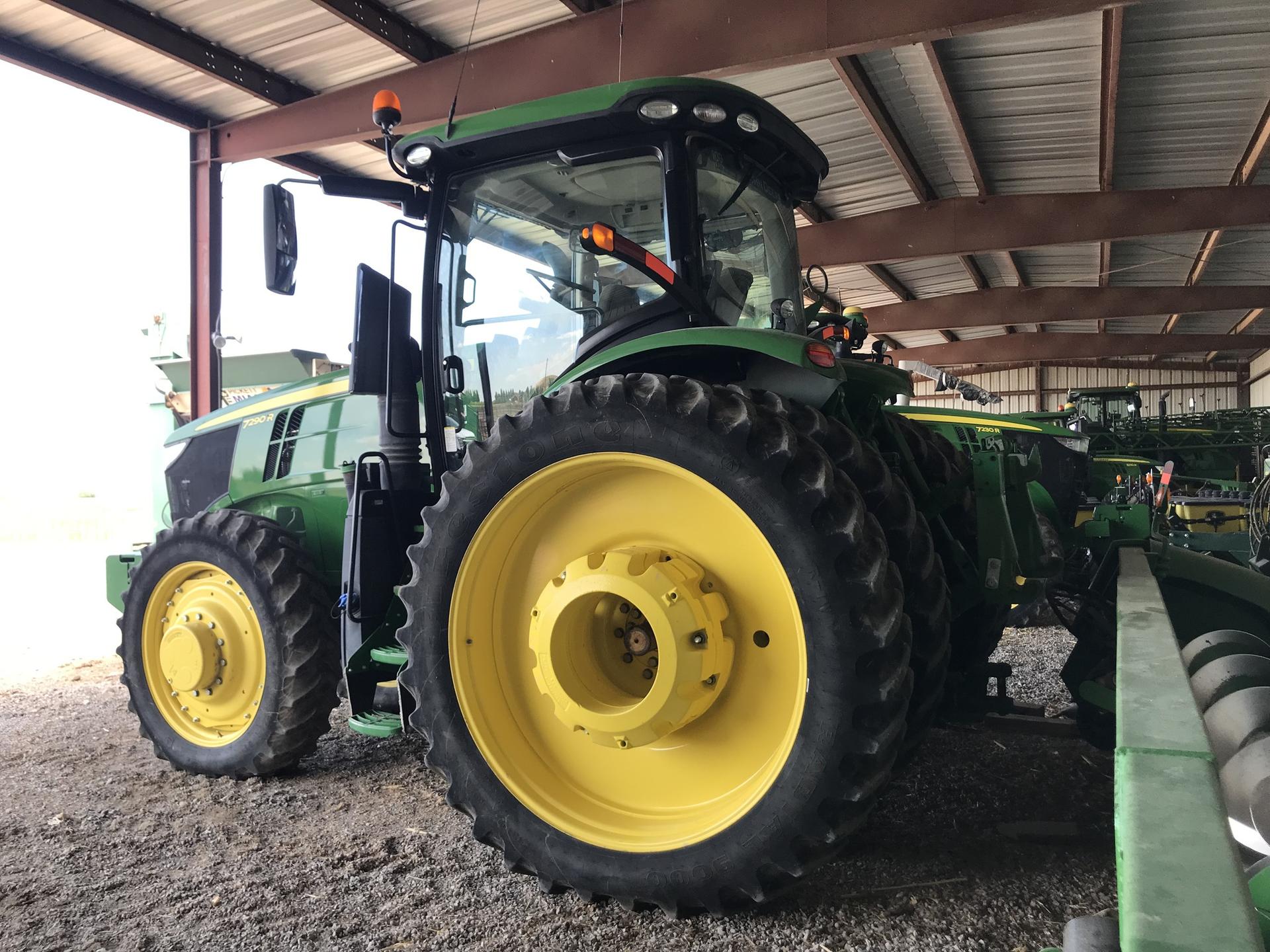 2018 John Deere 7290R Image