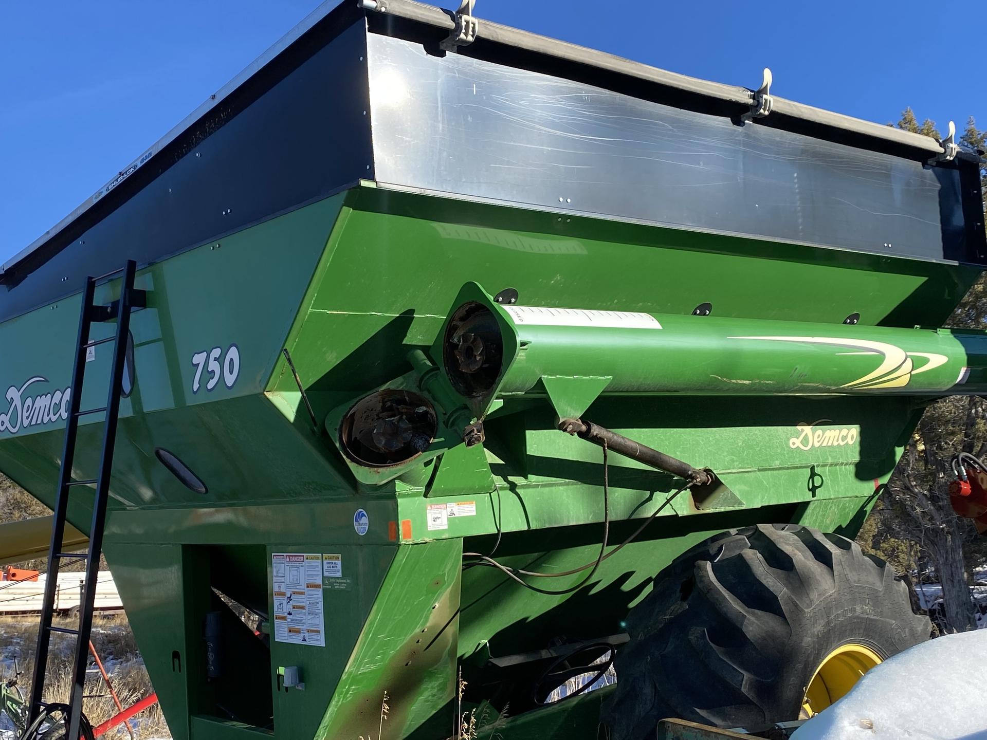 2012 Demco 750 Image