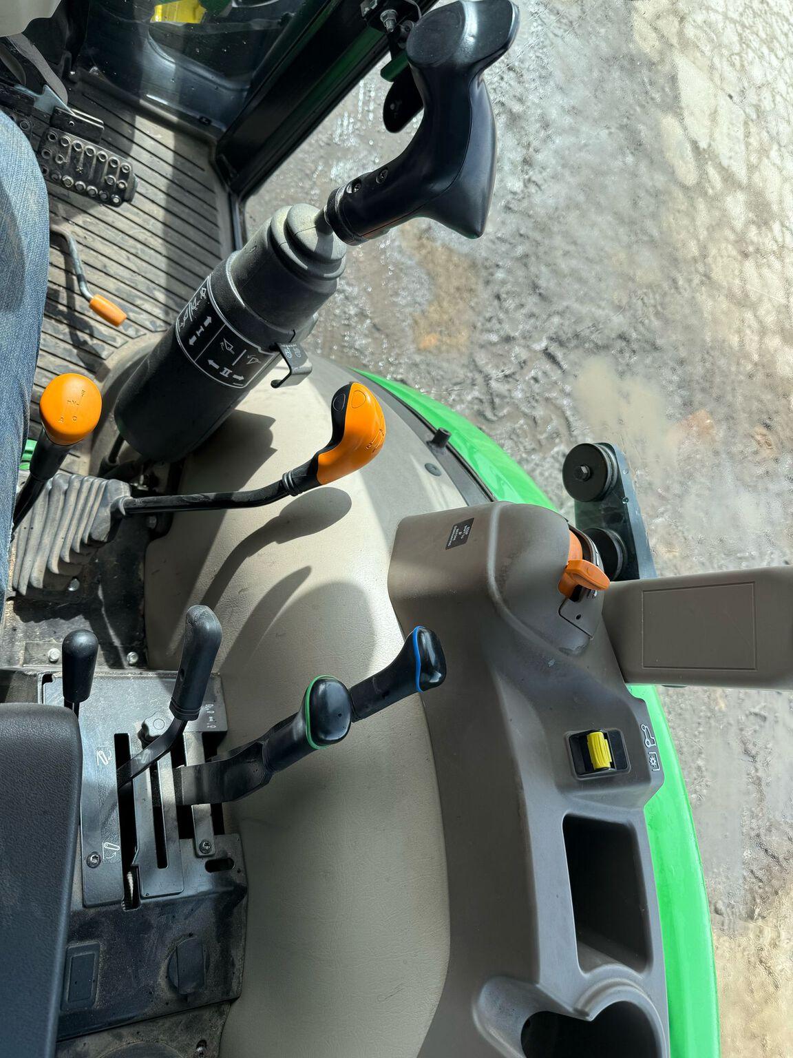 2019 John Deere 5075E Image