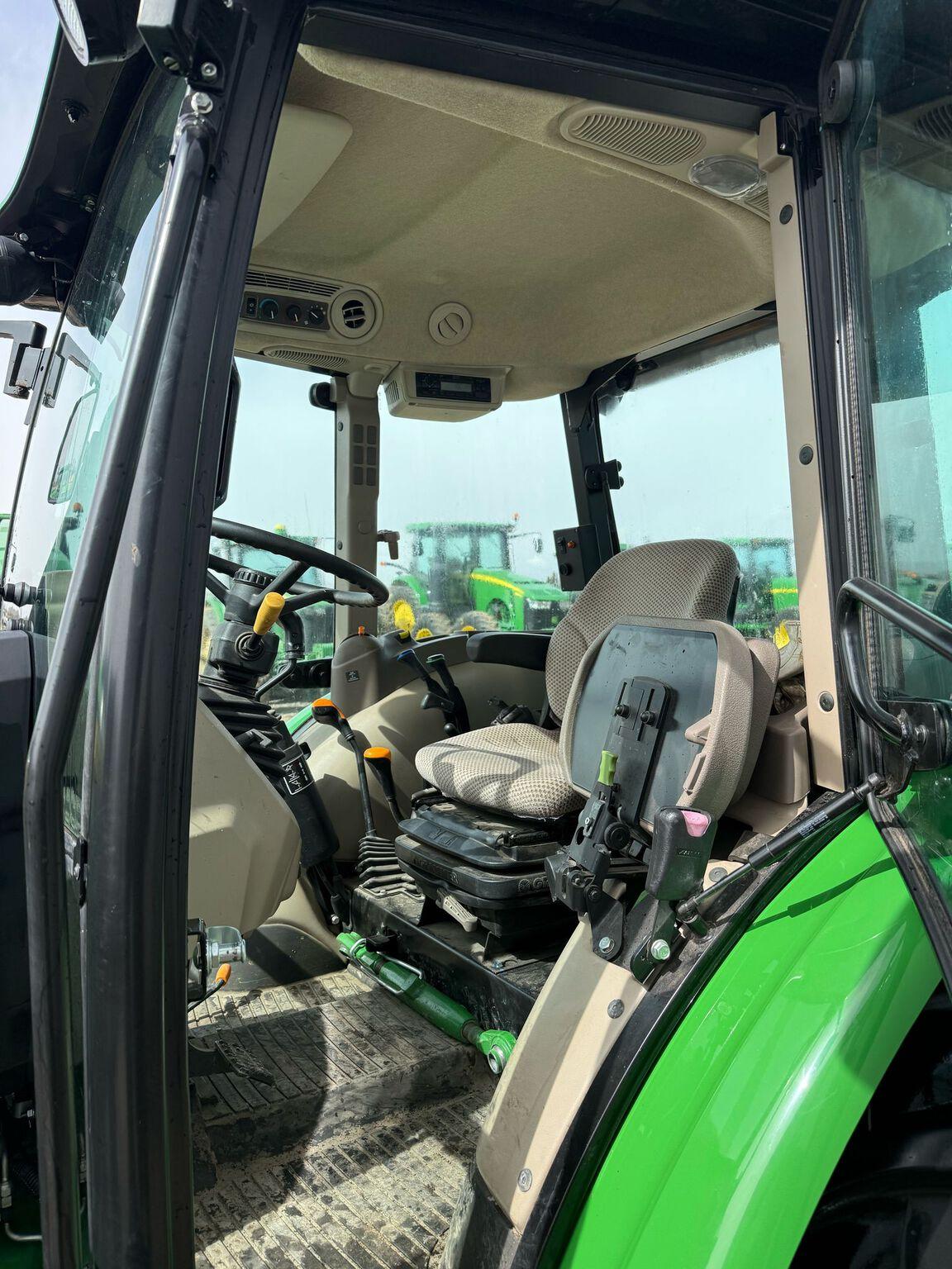 2019 John Deere 5075E Image