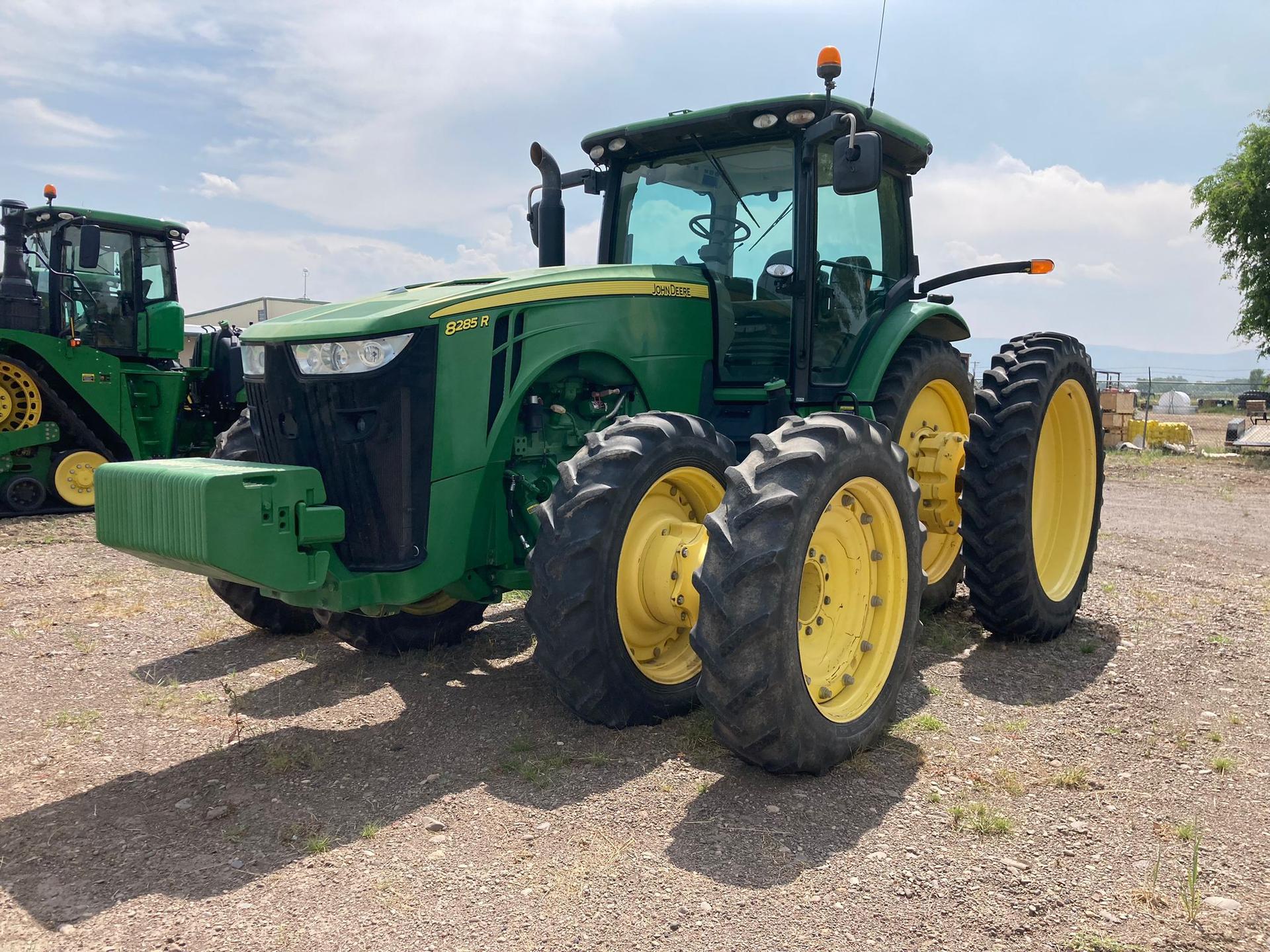 2011 John Deere 8285R Image