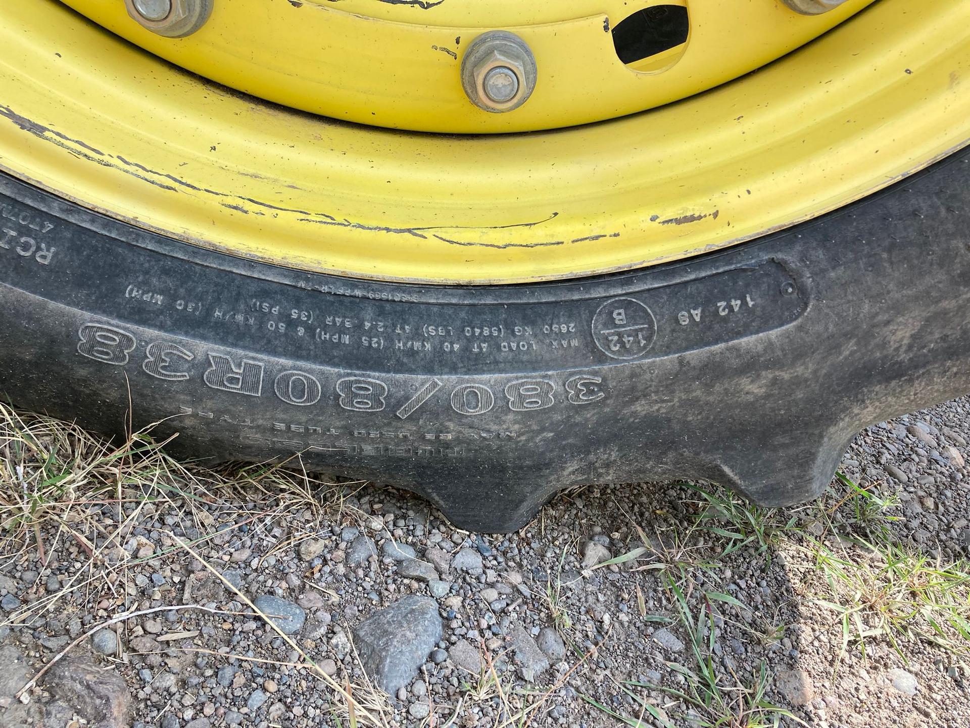 2011 John Deere 8285R Image