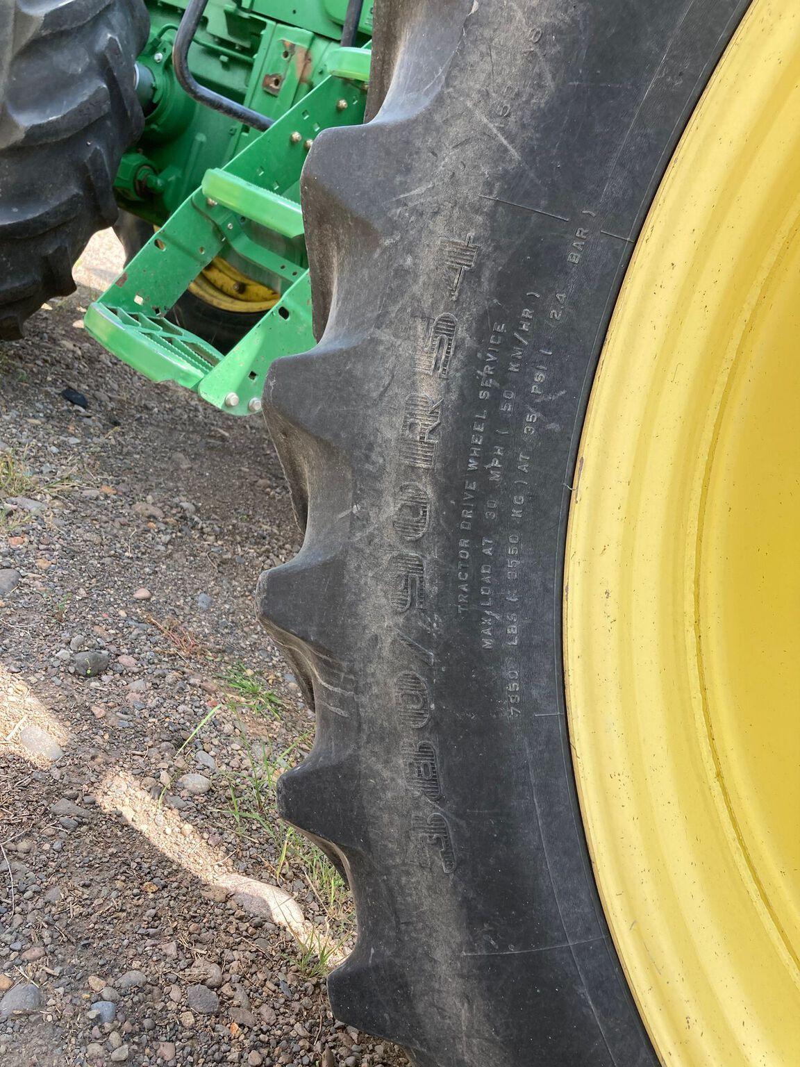 2011 John Deere 8285R Image
