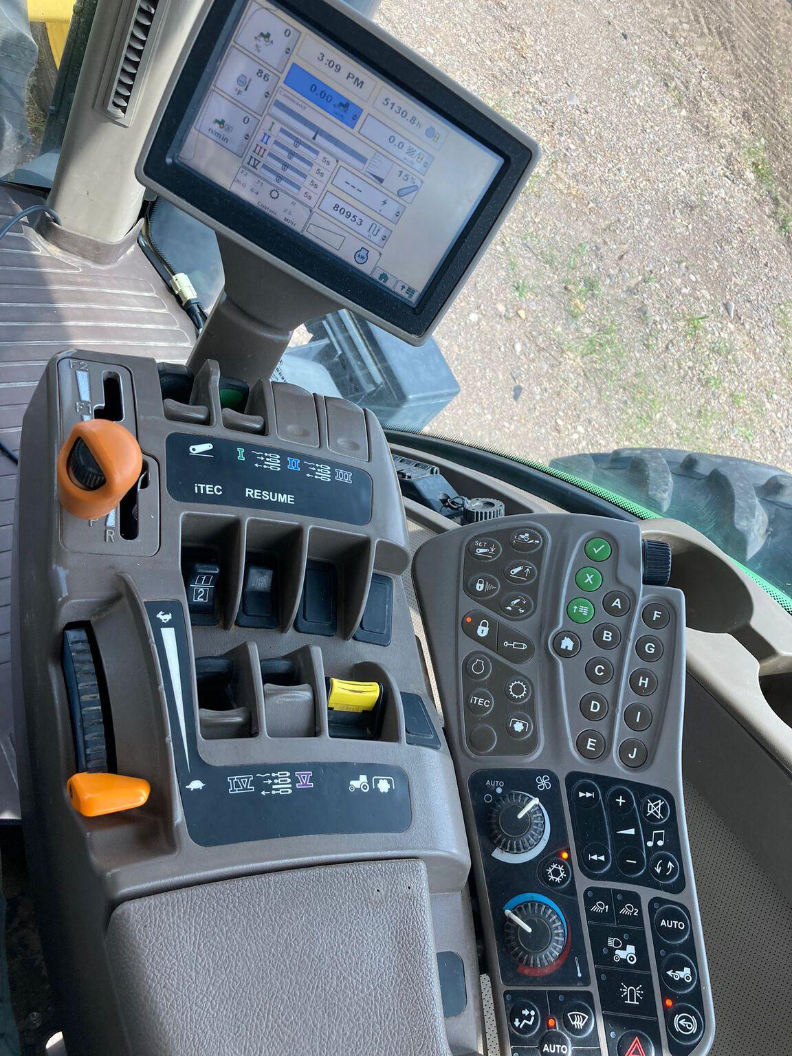 2011 John Deere 8285R Image