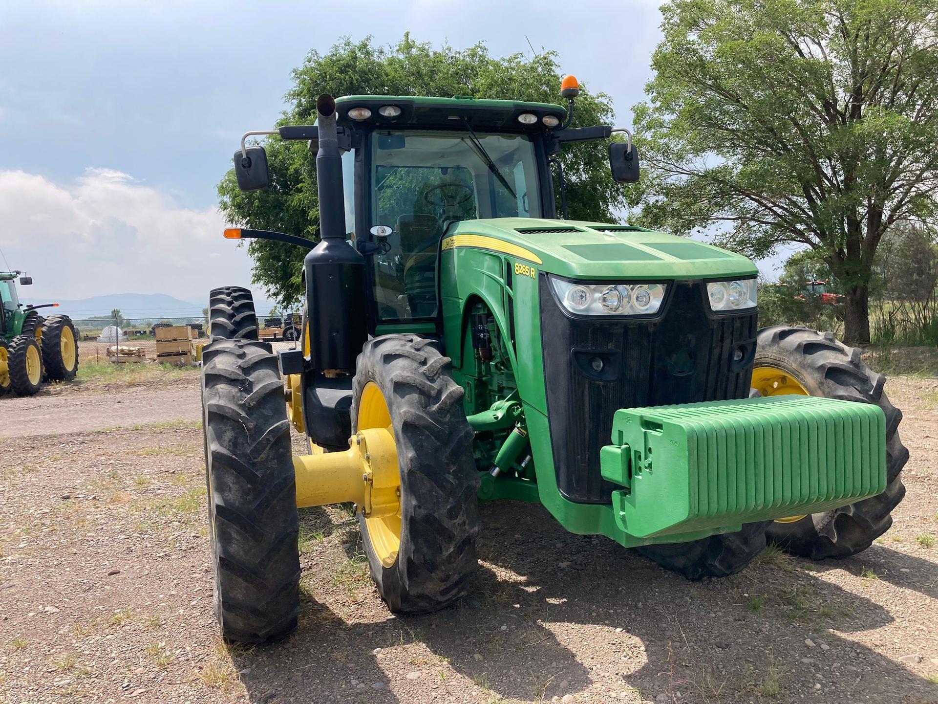 2011 John Deere 8285R Image