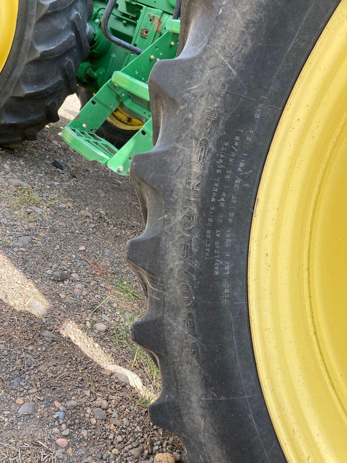 2011 John Deere 8285R Image