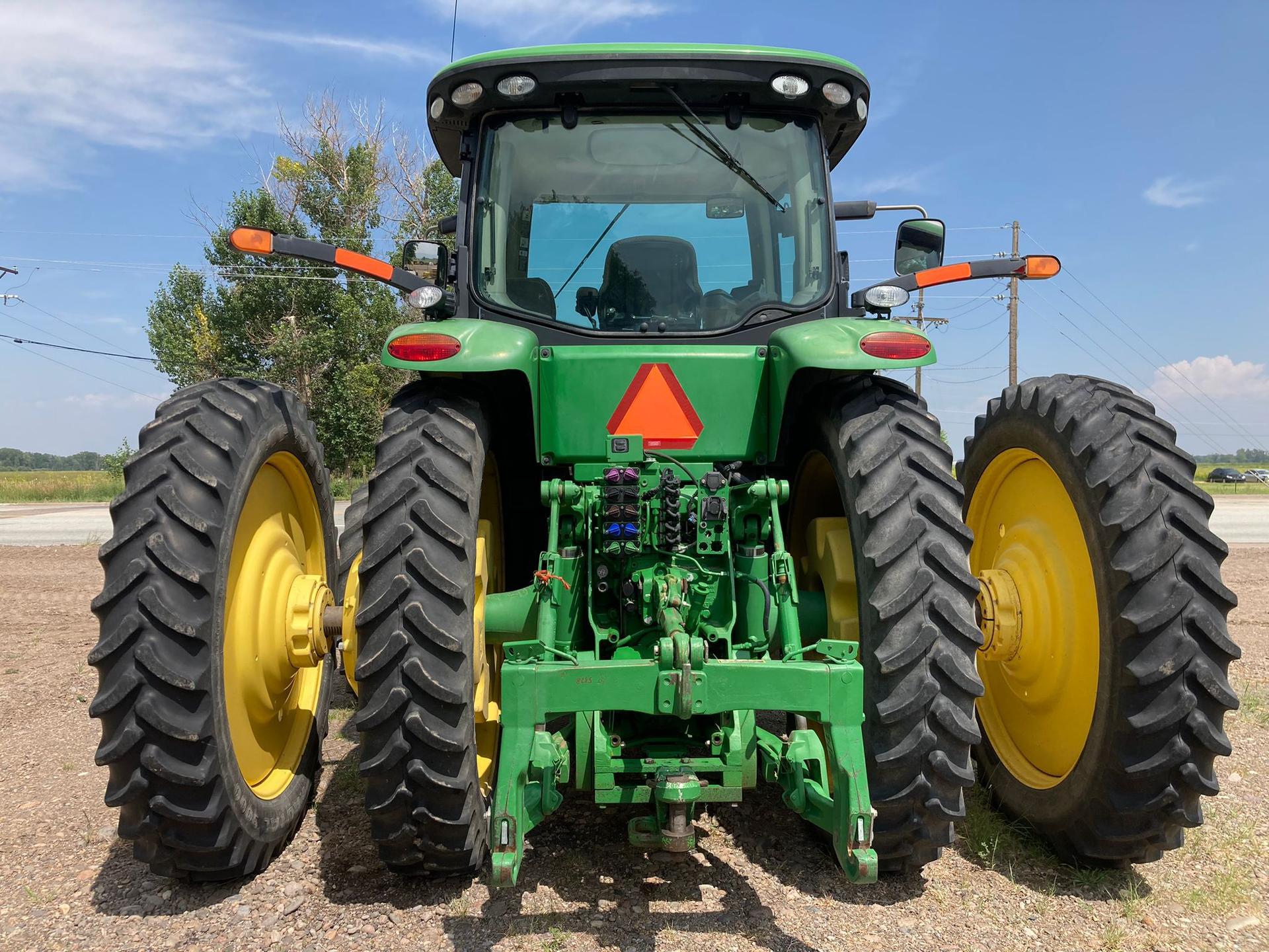 2011 John Deere 8285R Image