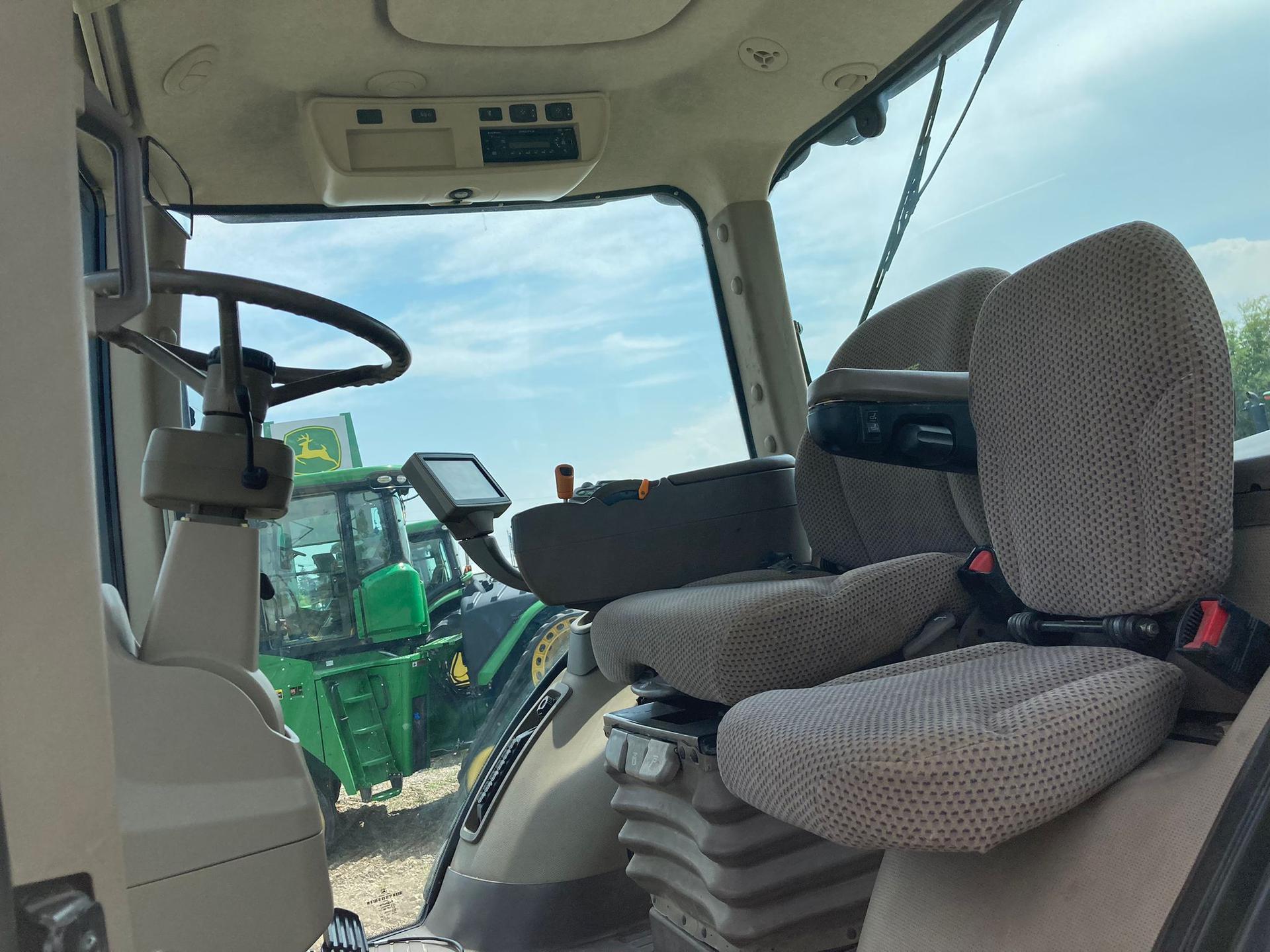 2011 John Deere 8285R Image