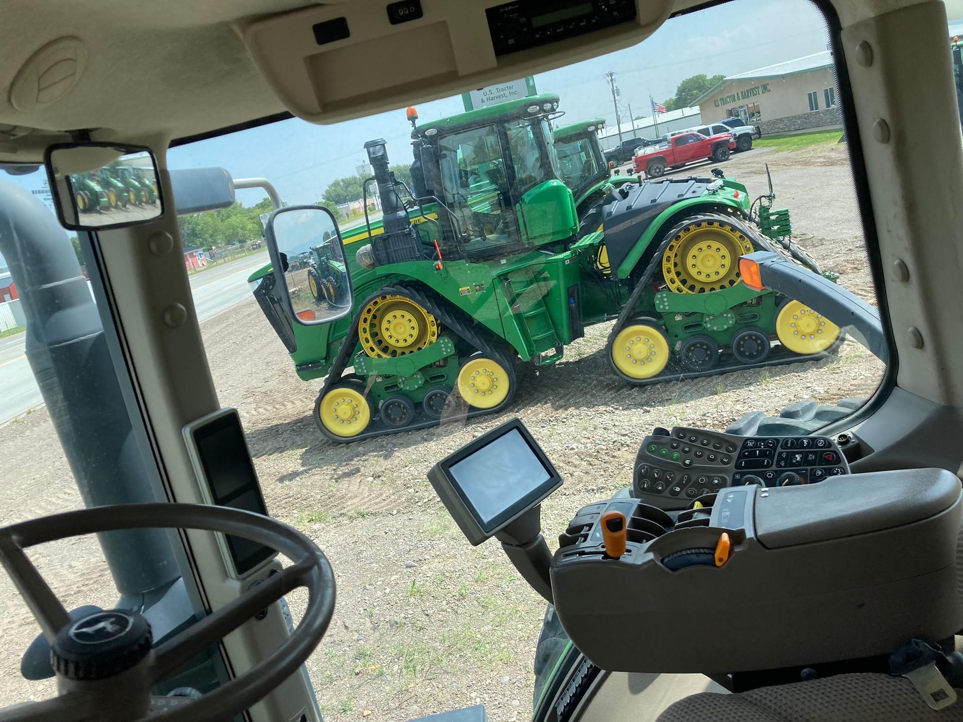 2011 John Deere 8285R Image