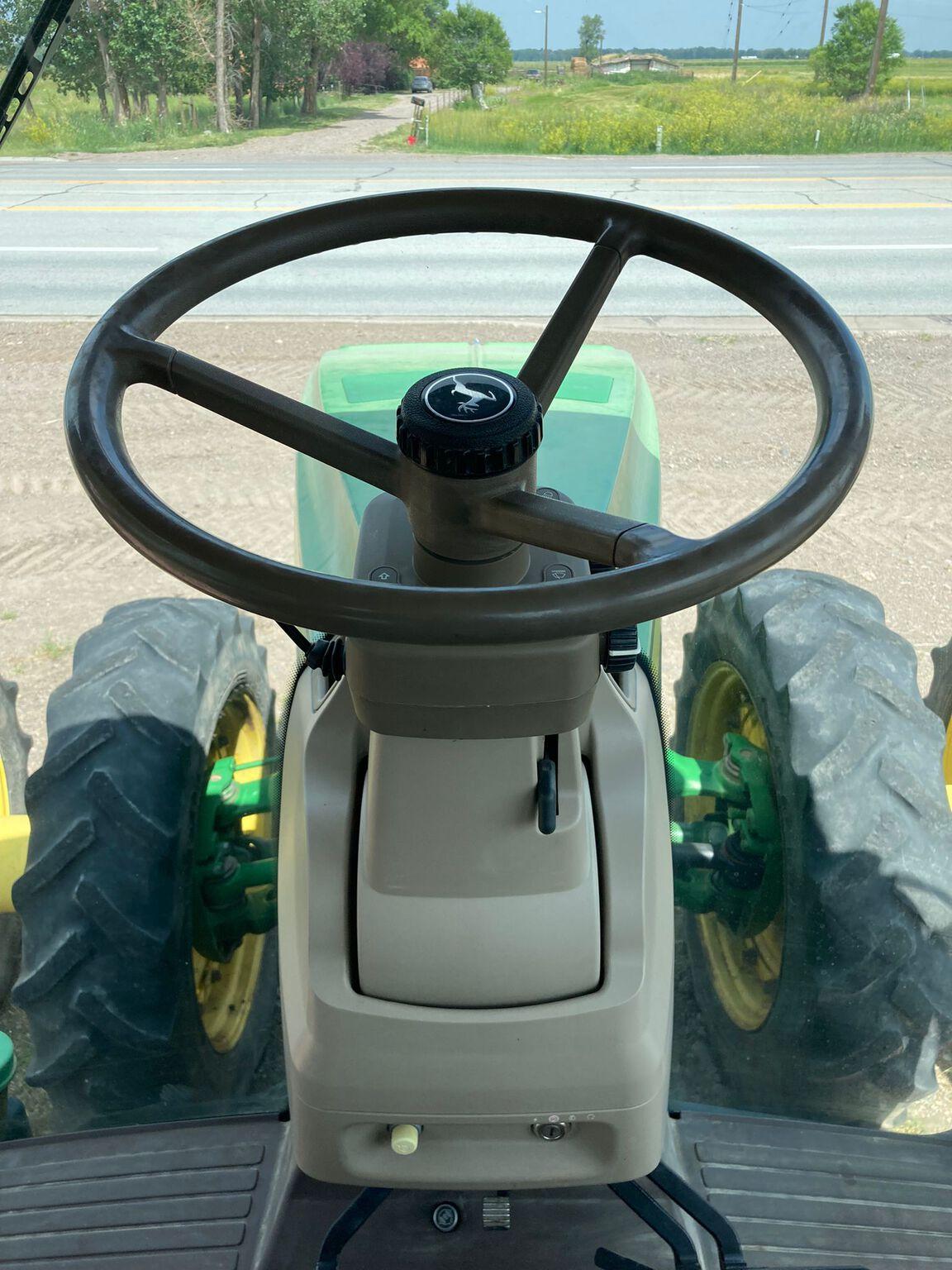 2011 John Deere 8285R Image