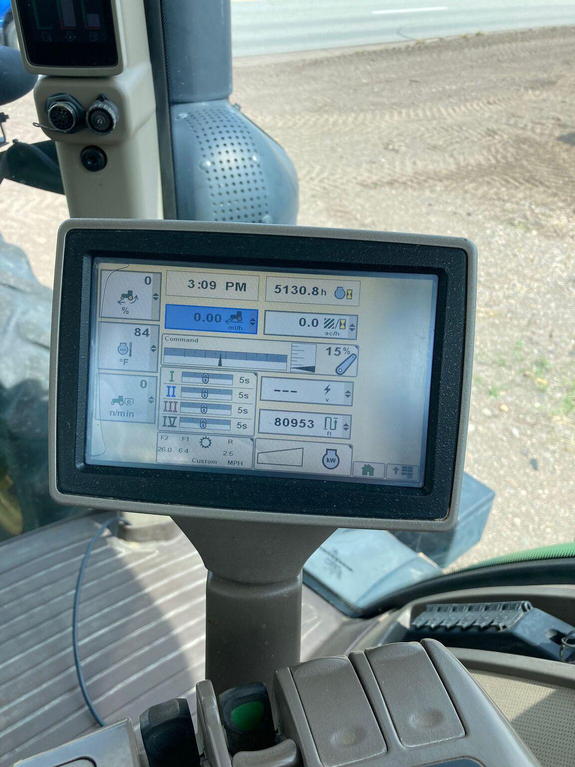 2011 John Deere 8285R Image