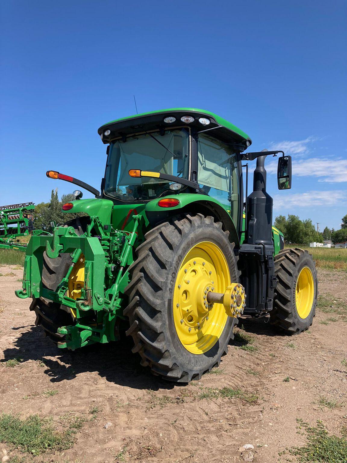 2019 John Deere 8245R Image