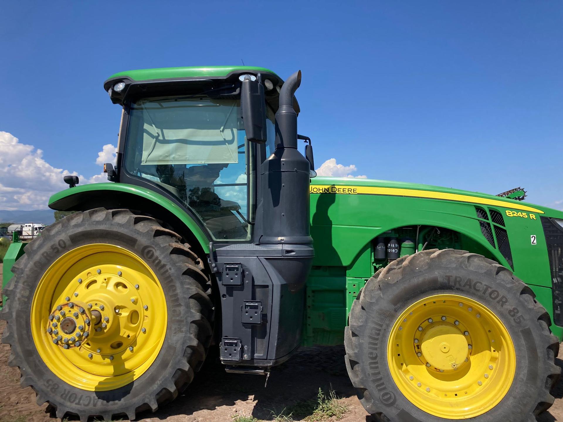 2019 John Deere 8245R Image