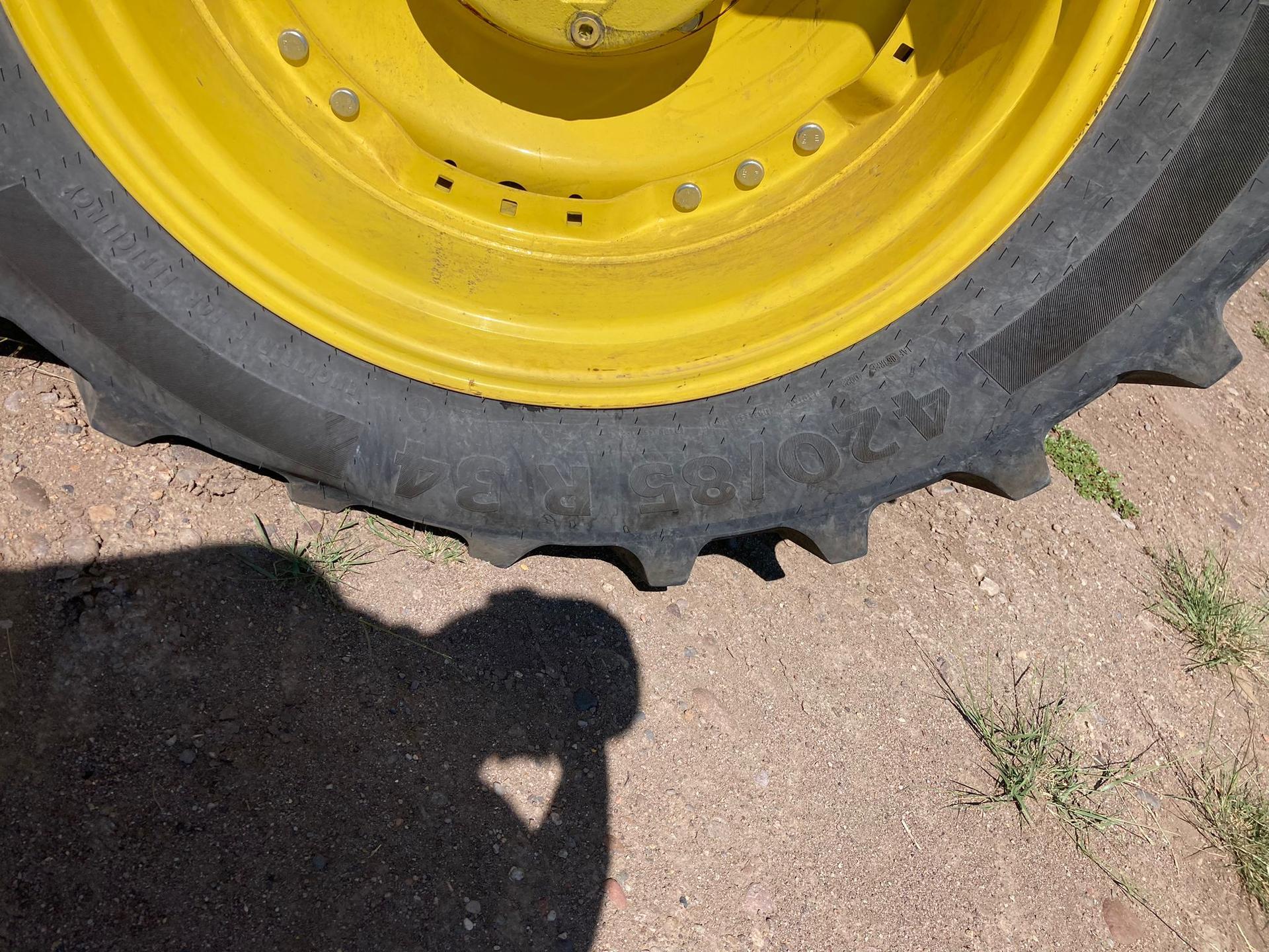 2019 John Deere 8245R Image
