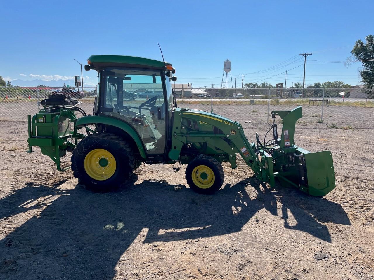 2022 John Deere 3046R Image
