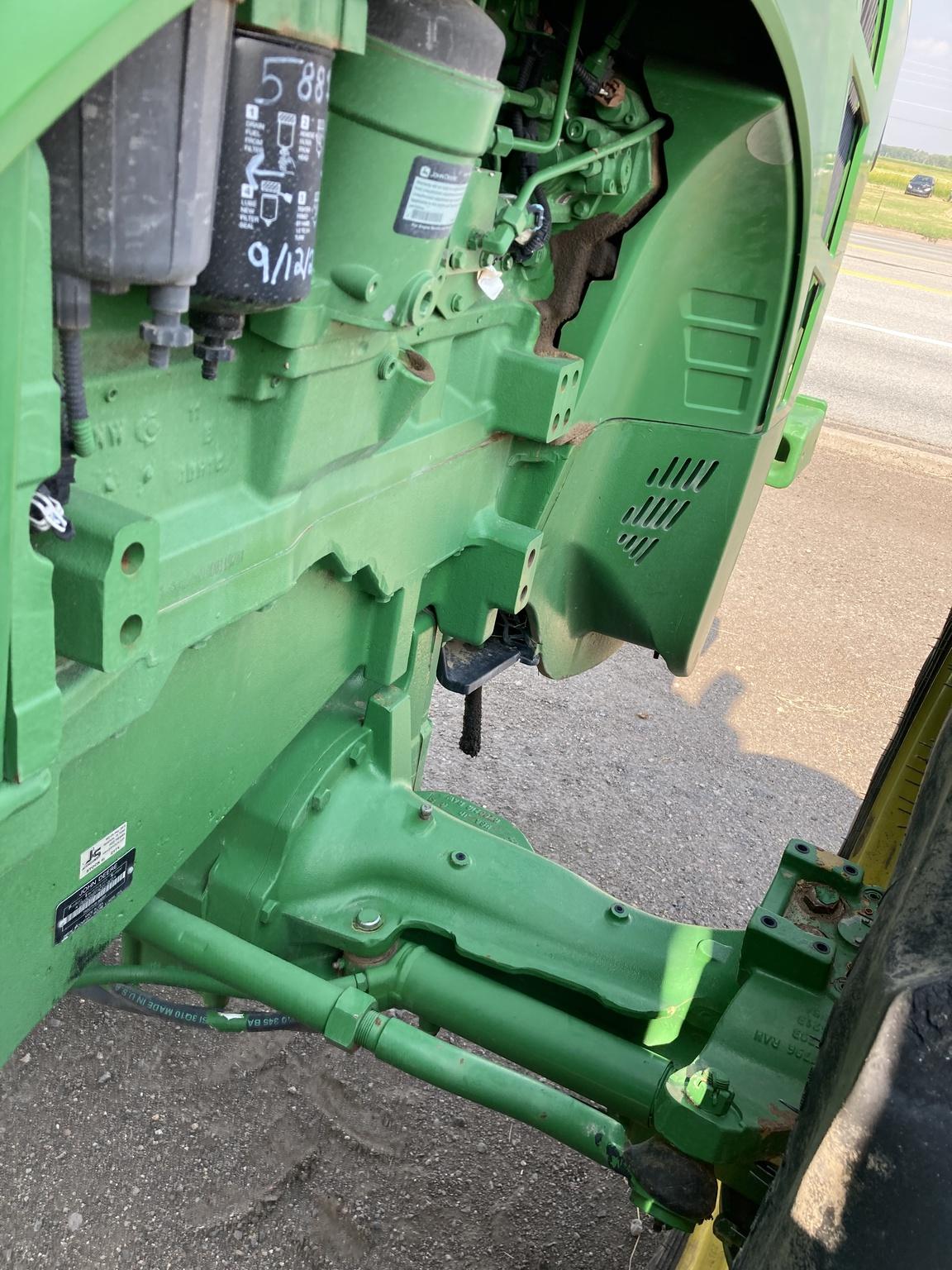 2010 John Deere 8225R Image