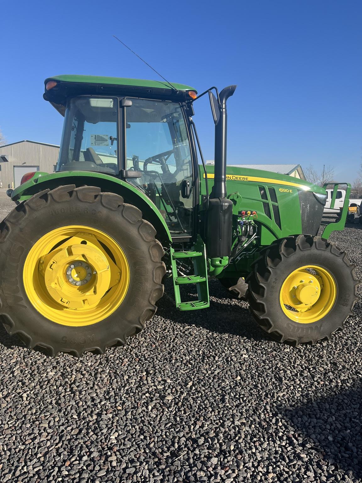 2024 John Deere 6120E Image