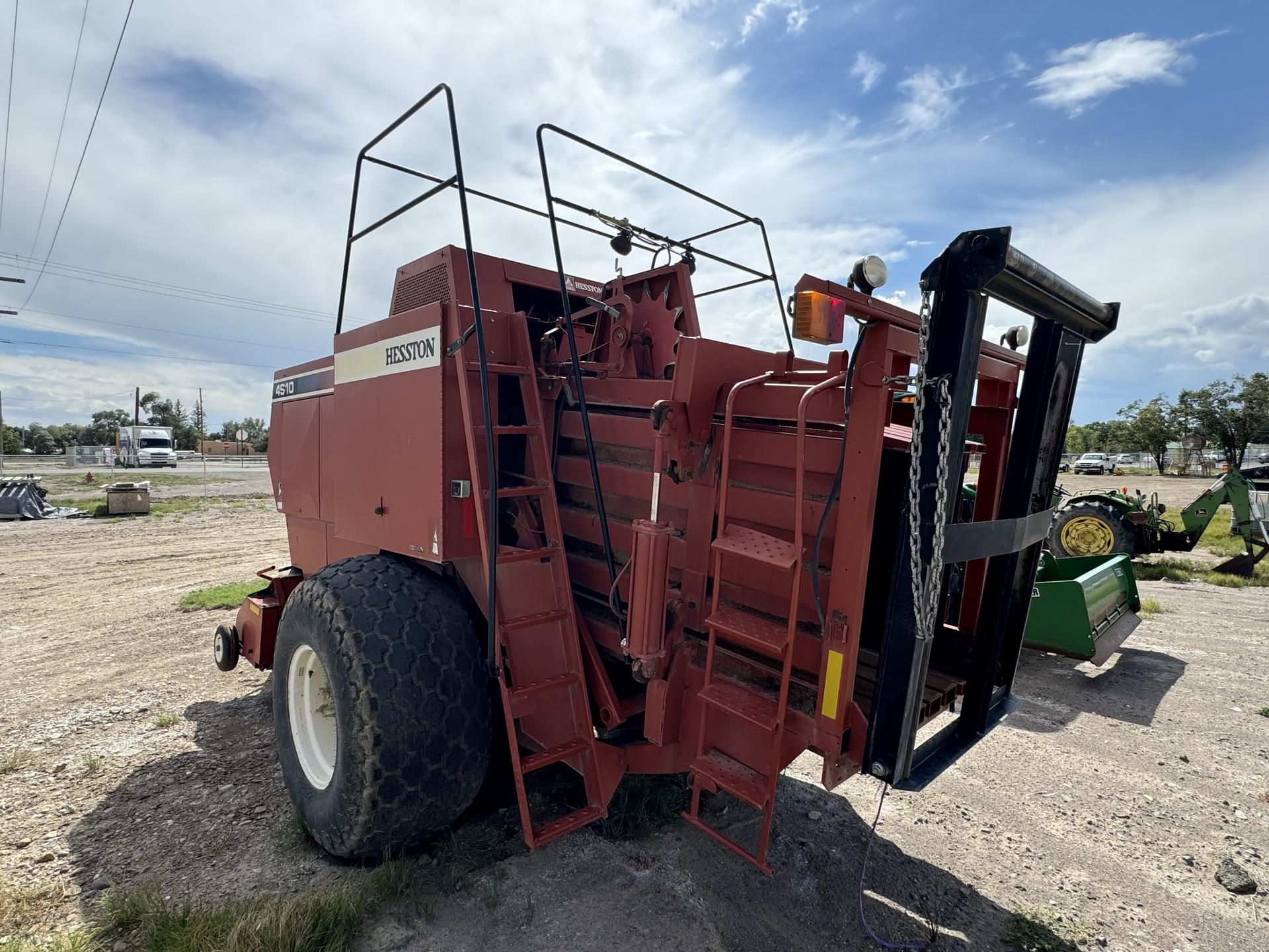 2004 Hesston 4910 Image