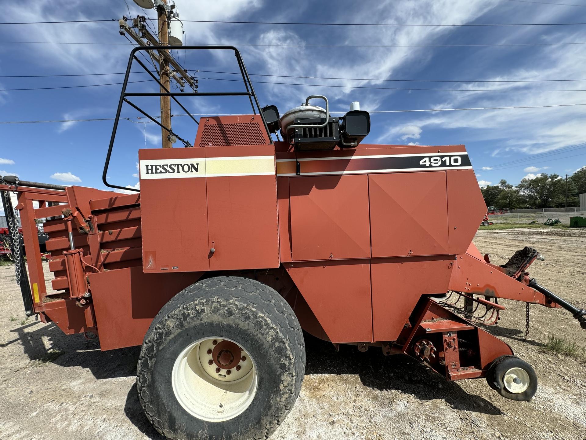 2004 Hesston 4910 Image