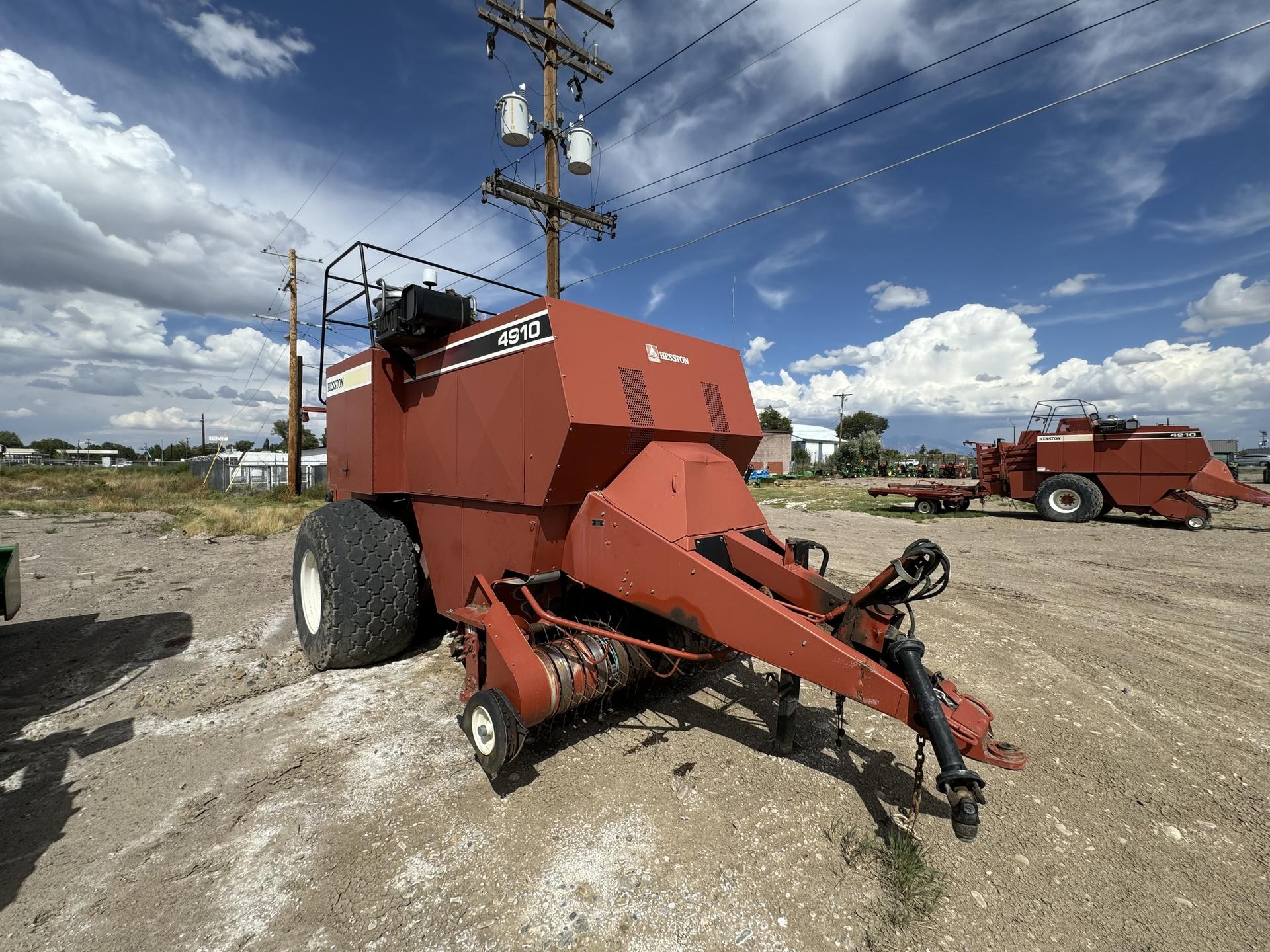 2004 Hesston 4910 Image