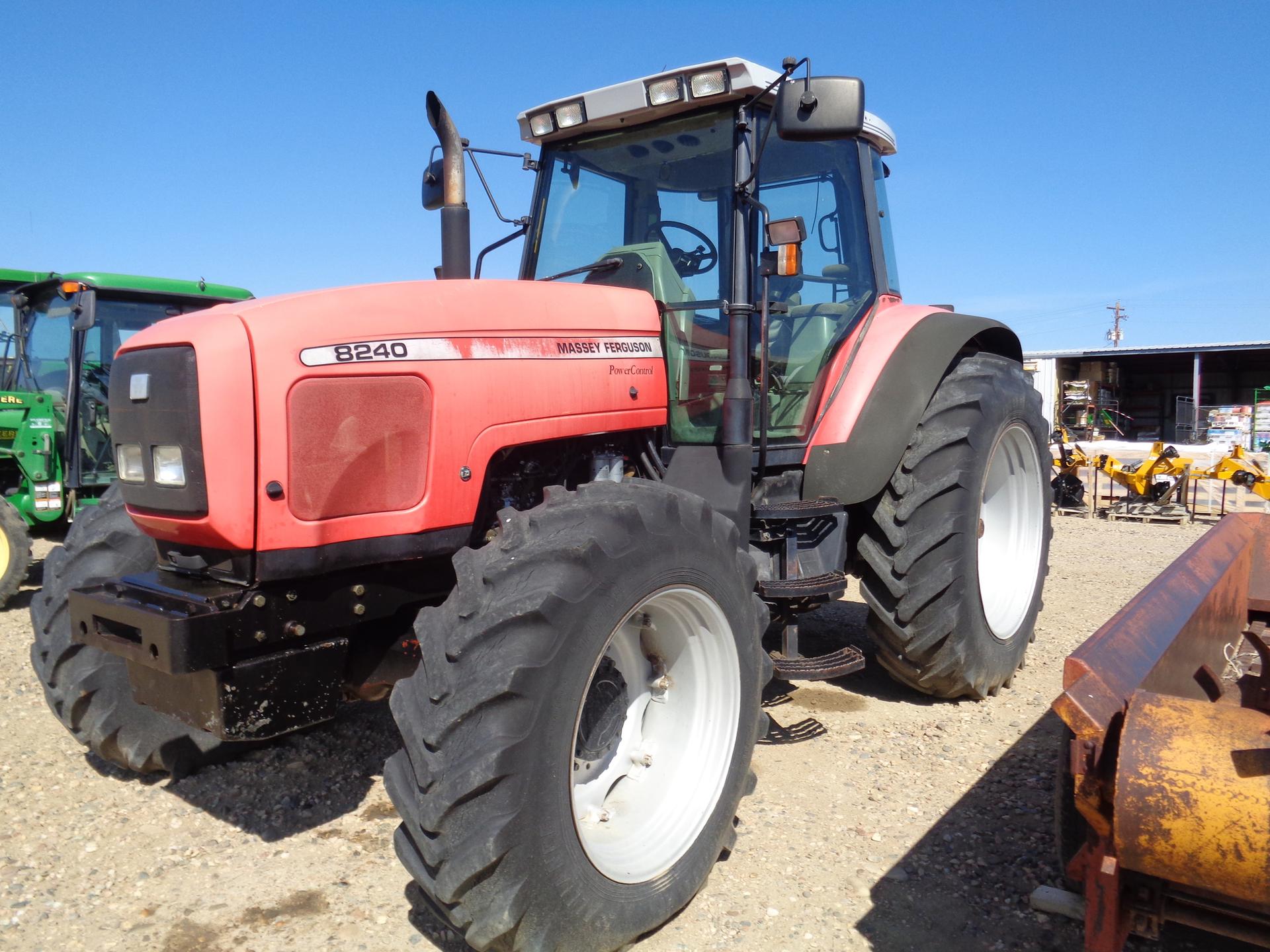 2001 Massey 8240 Image