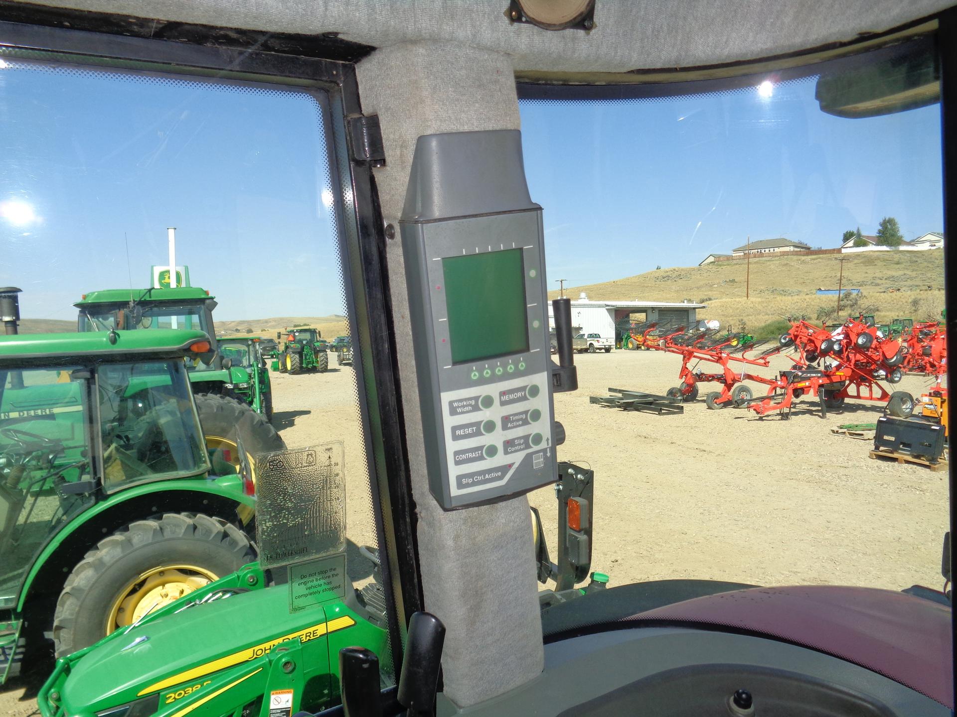 2001 Massey 8240 Image