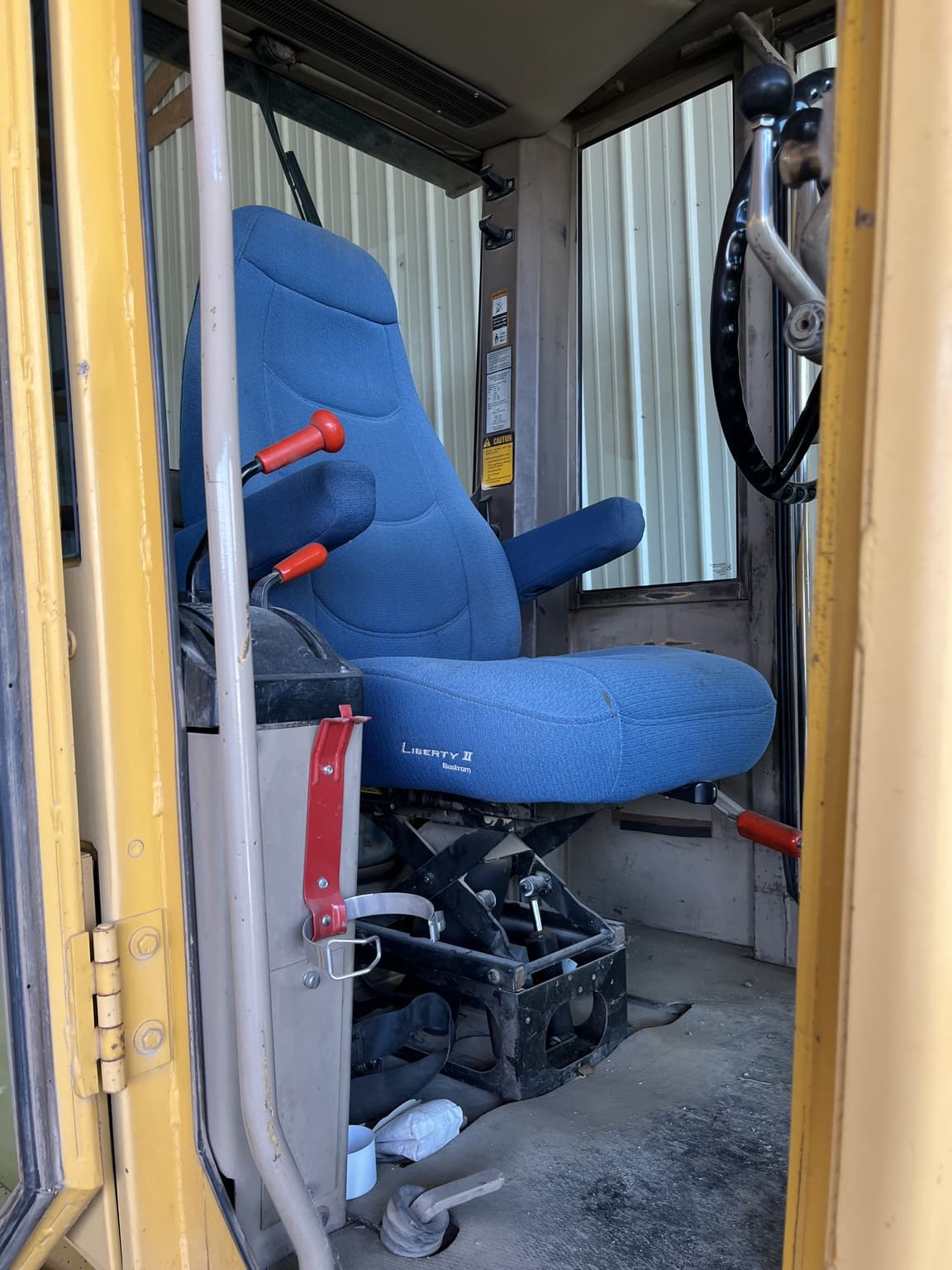 1995 John Deere 772BH Image