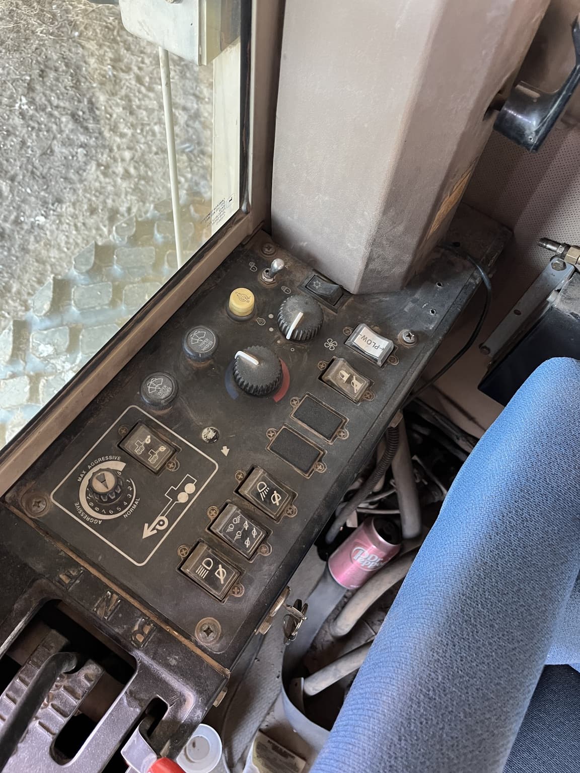 1995 John Deere 772BH Image