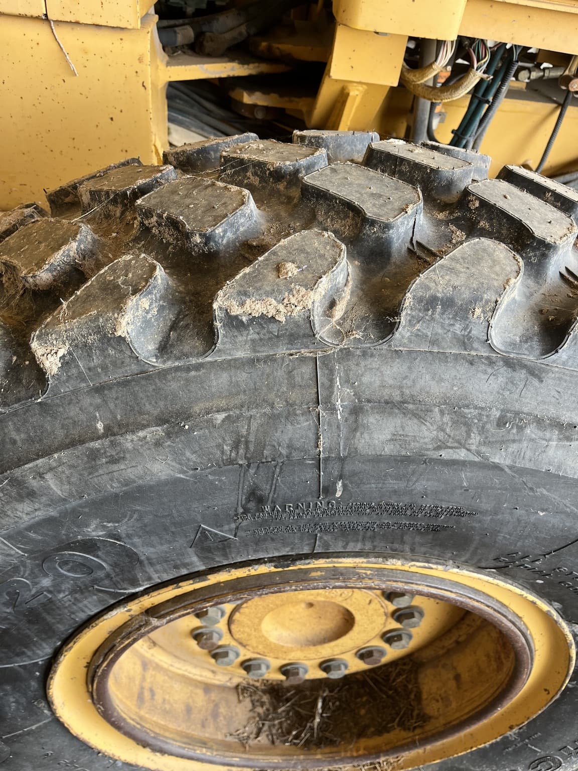 1995 John Deere 772BH Image