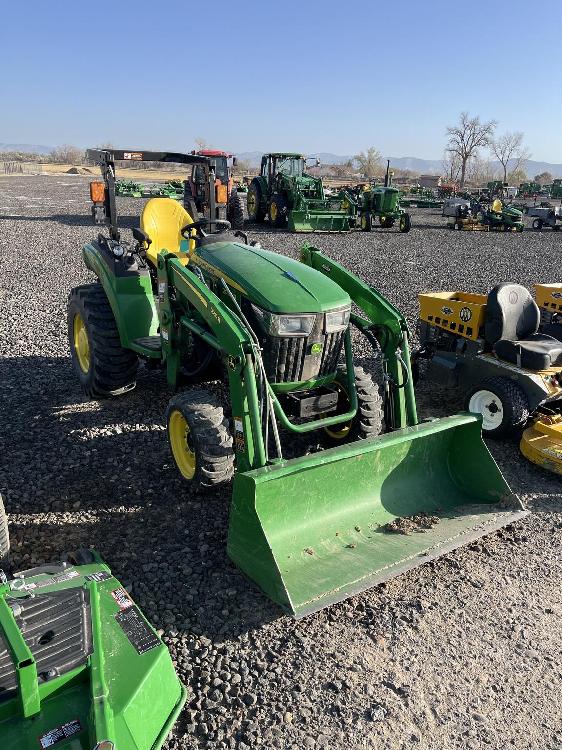 2018 John Deere 2032R Image