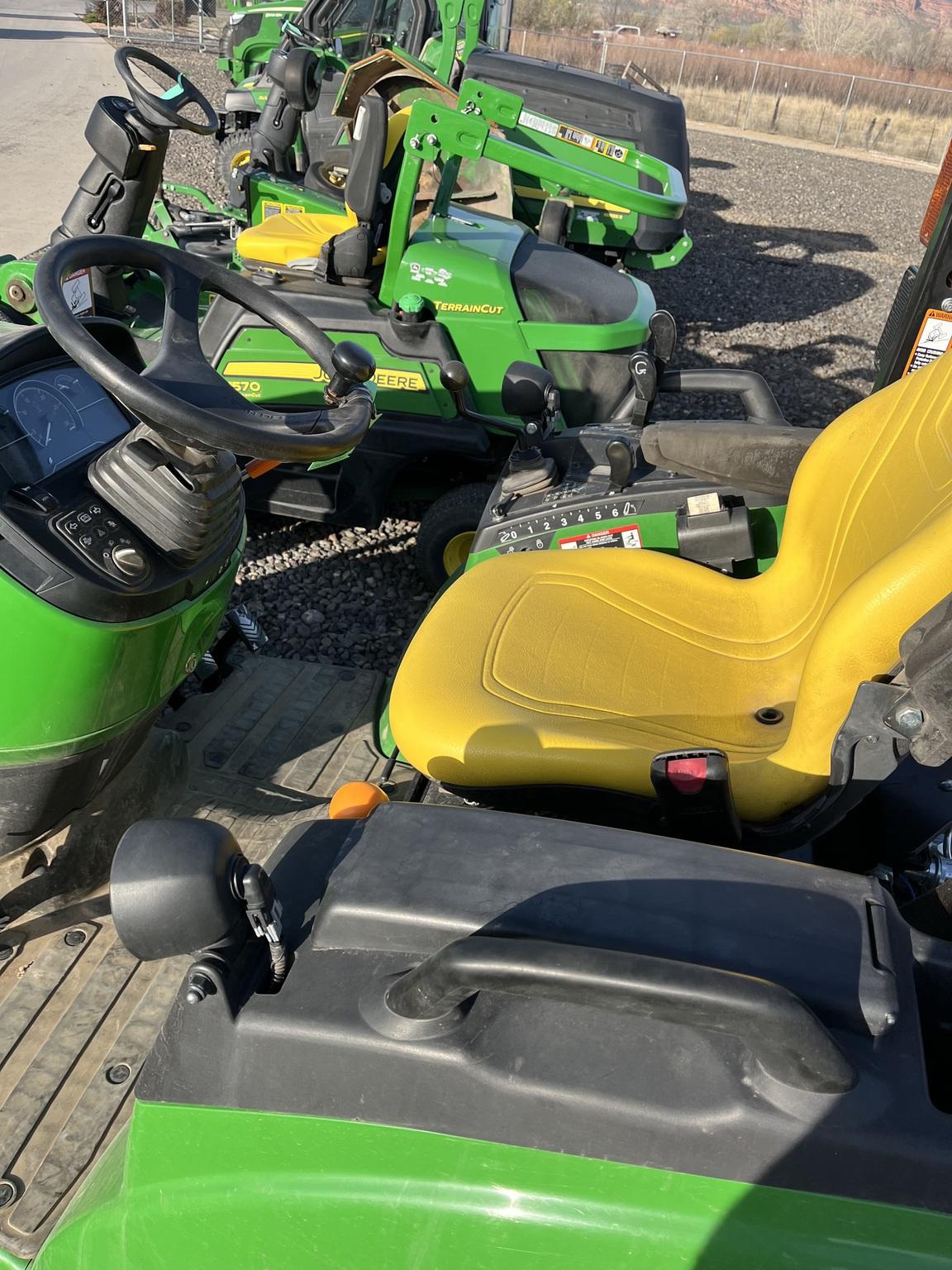 2018 John Deere 2032R Image