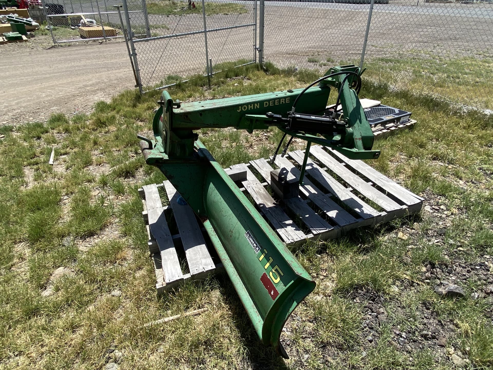 John Deere 115 Image