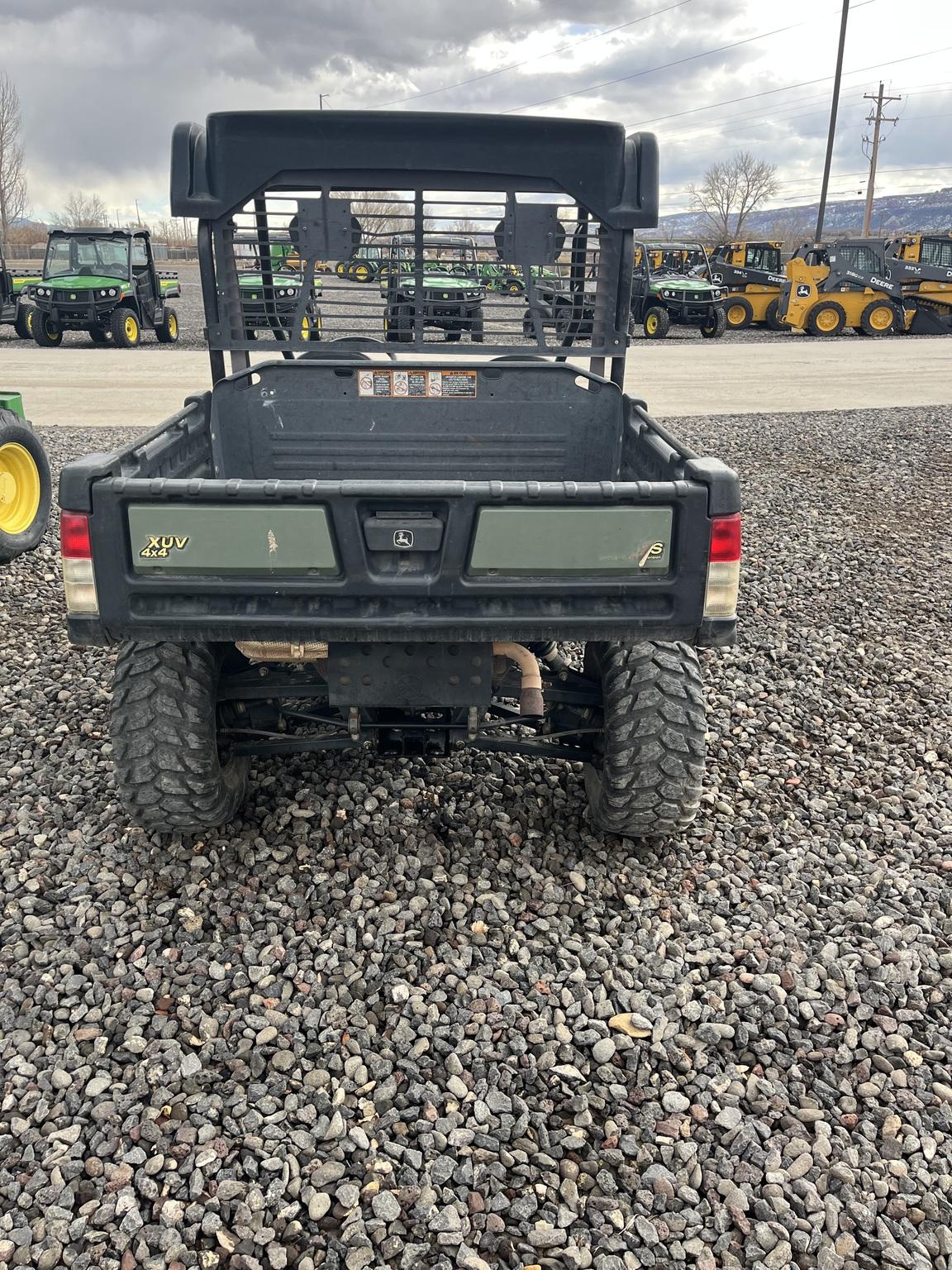 John Deere 825i Image