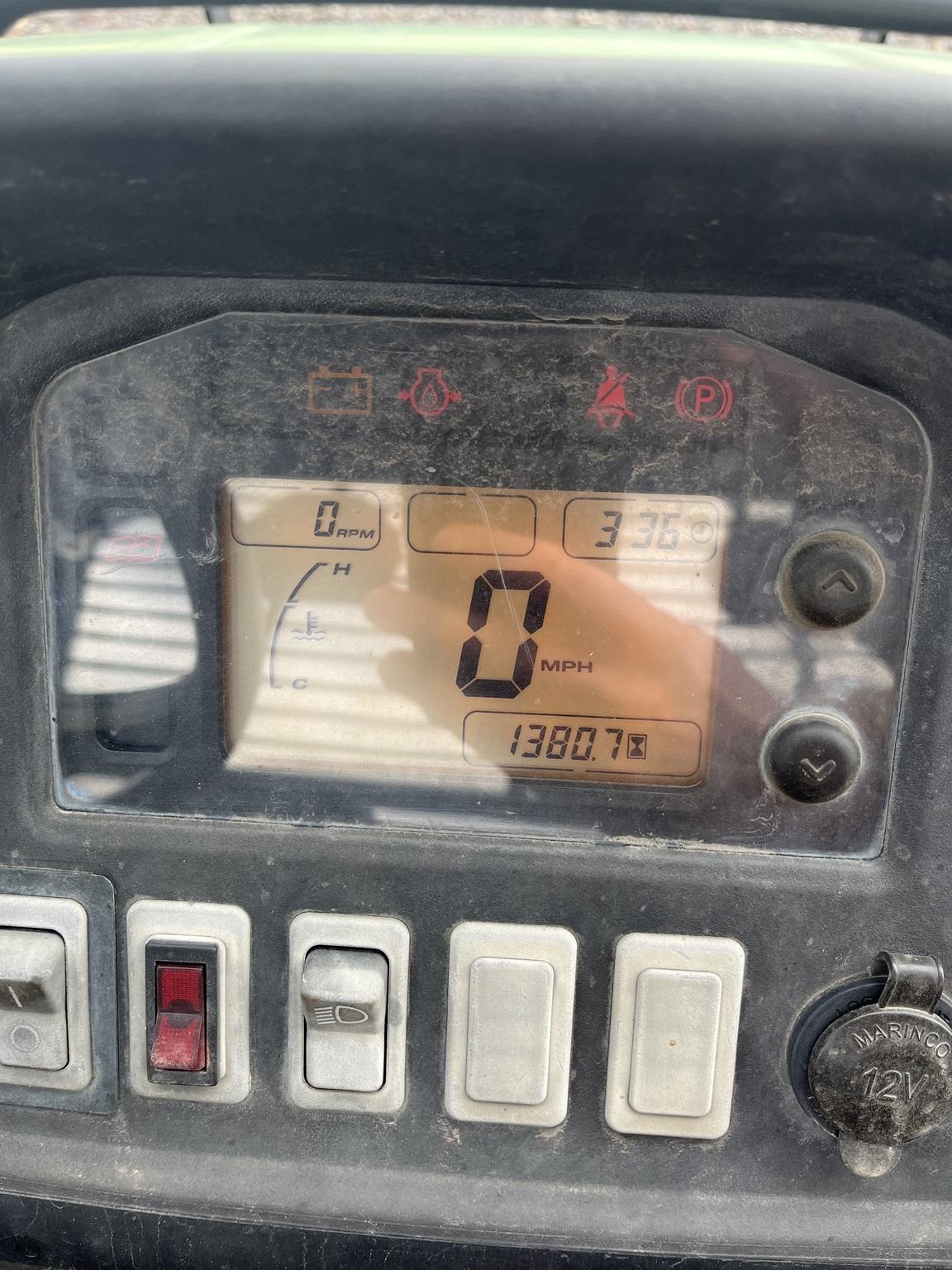 John Deere 825i Image