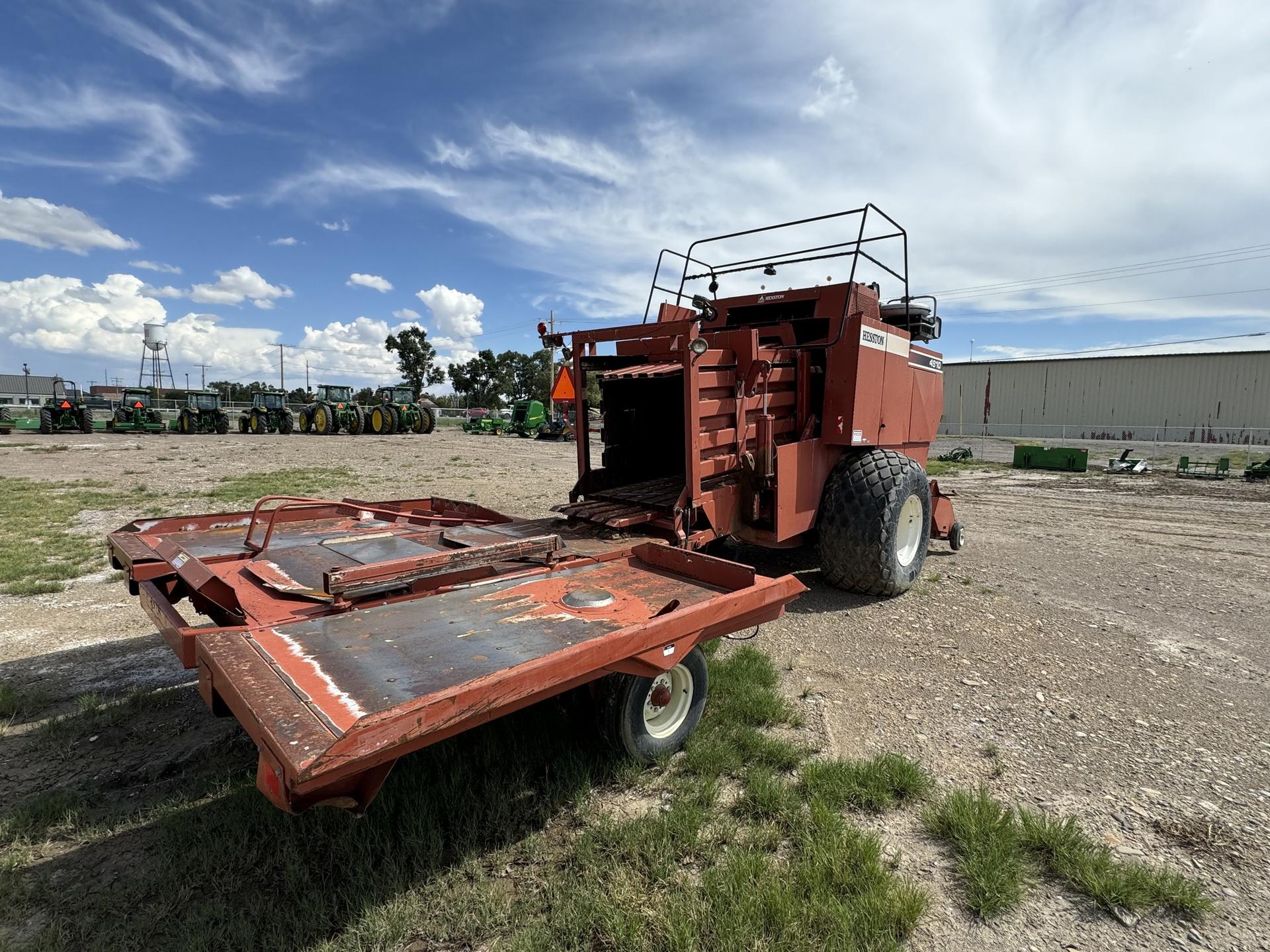 1999 Hesston 4910 Image