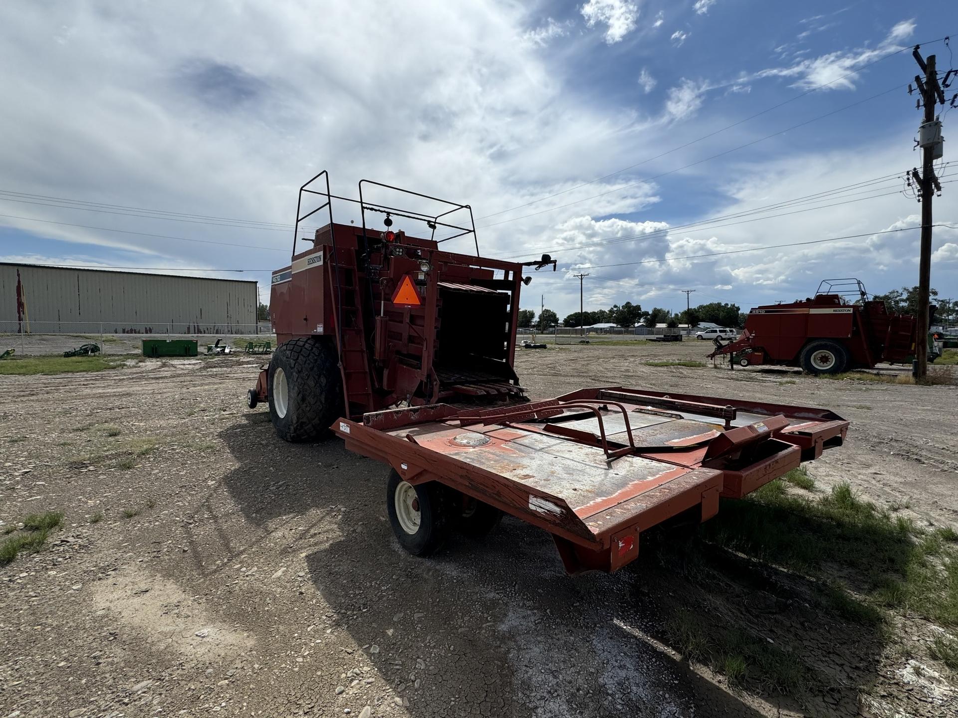 1999 Hesston 4910 Image