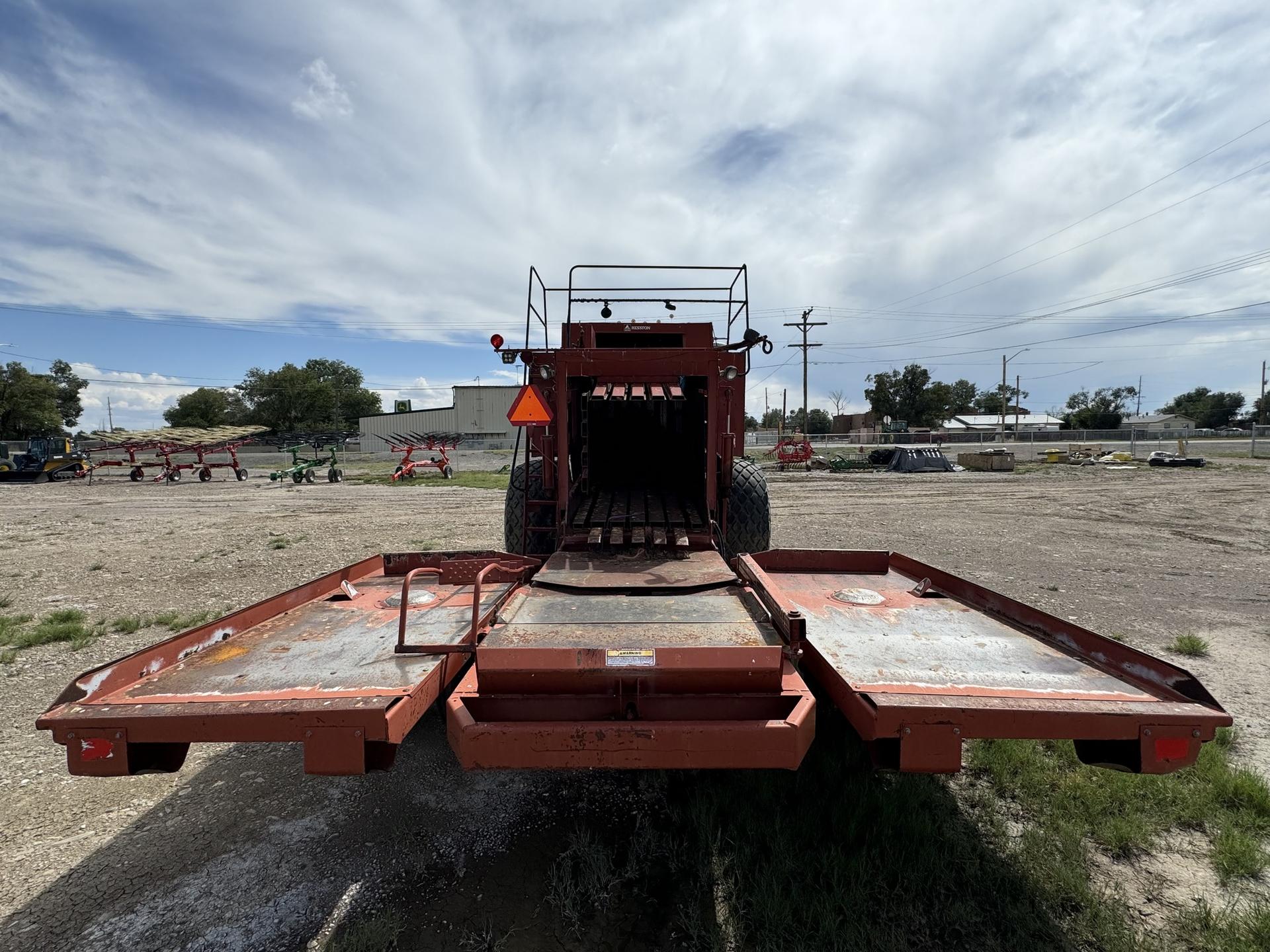 1999 Hesston 4910 Image