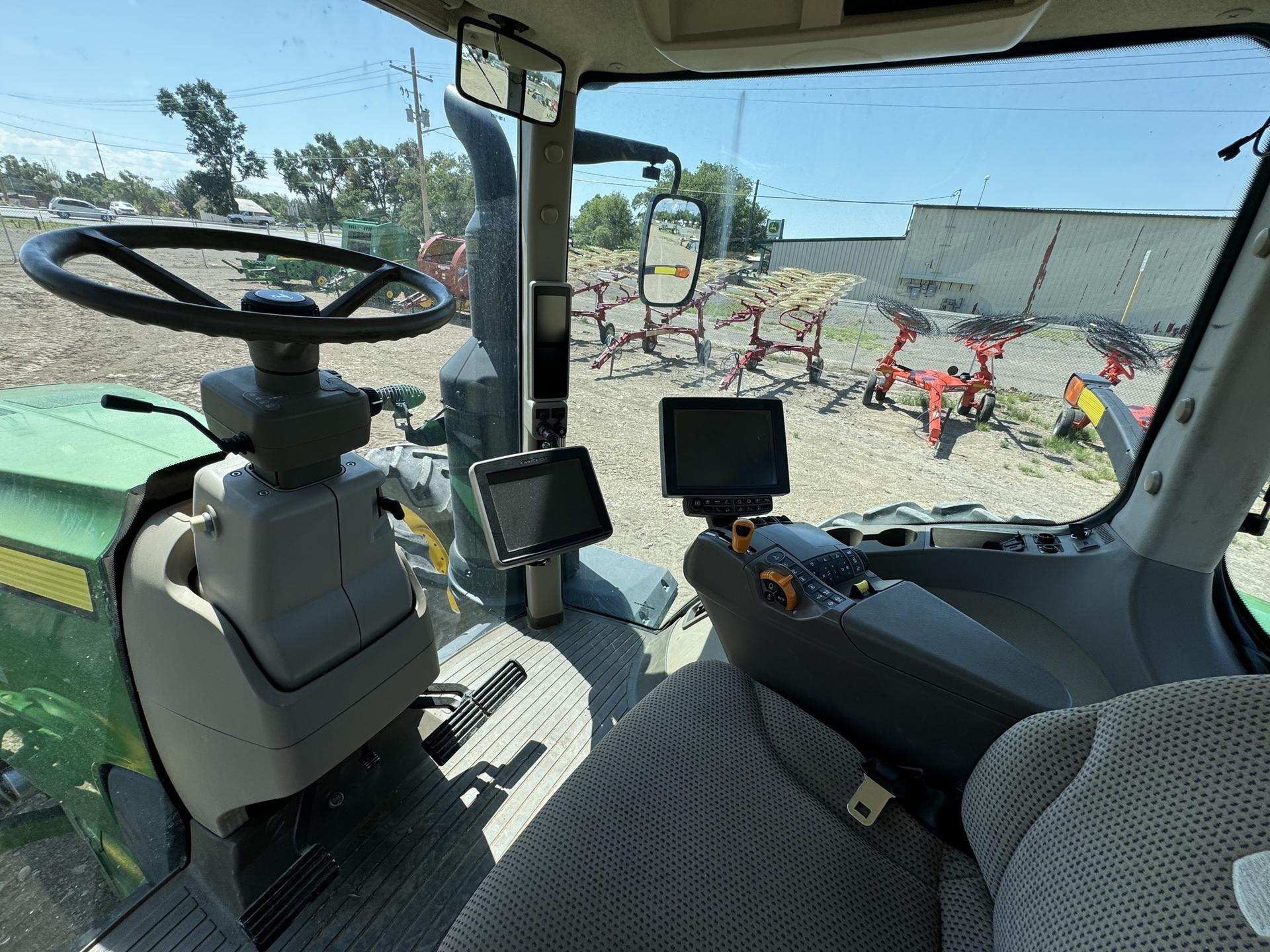 2016 John Deere 8245R Image