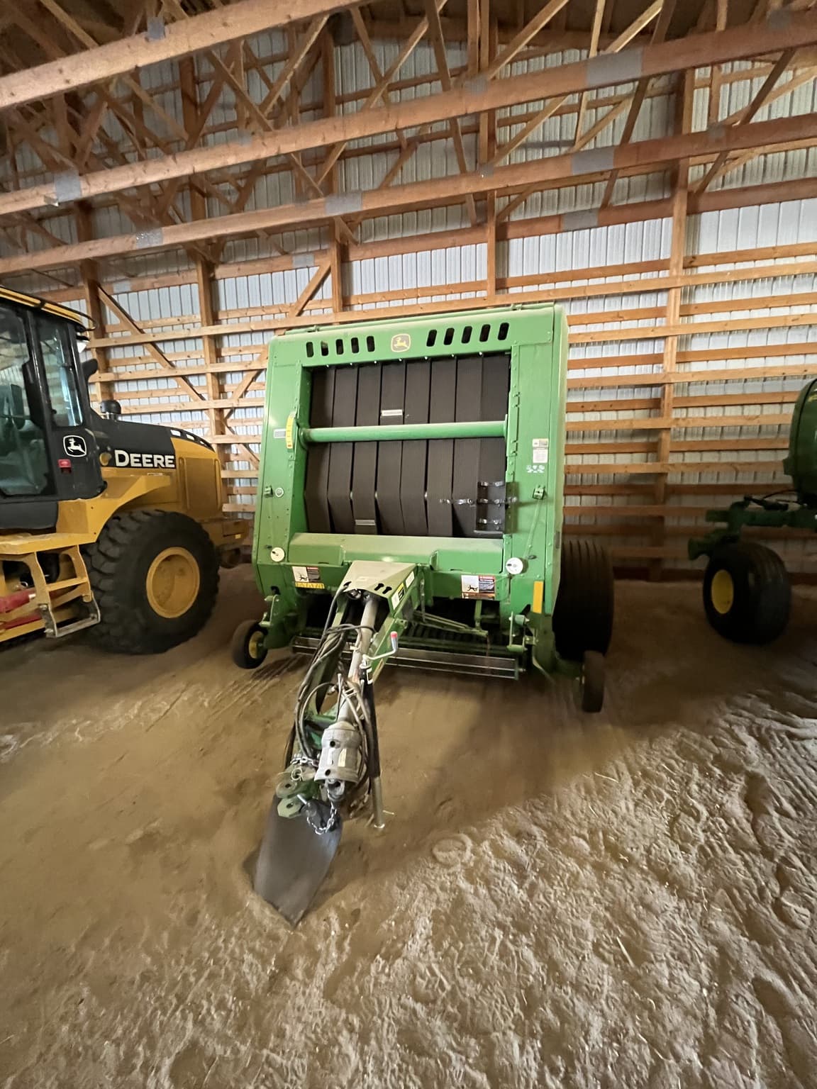 John Deere 560R Image