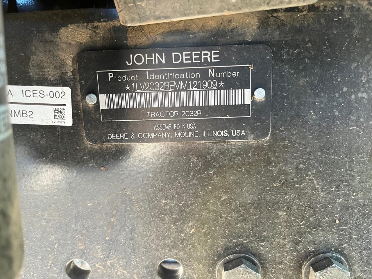 2021 John Deere 2032R Image