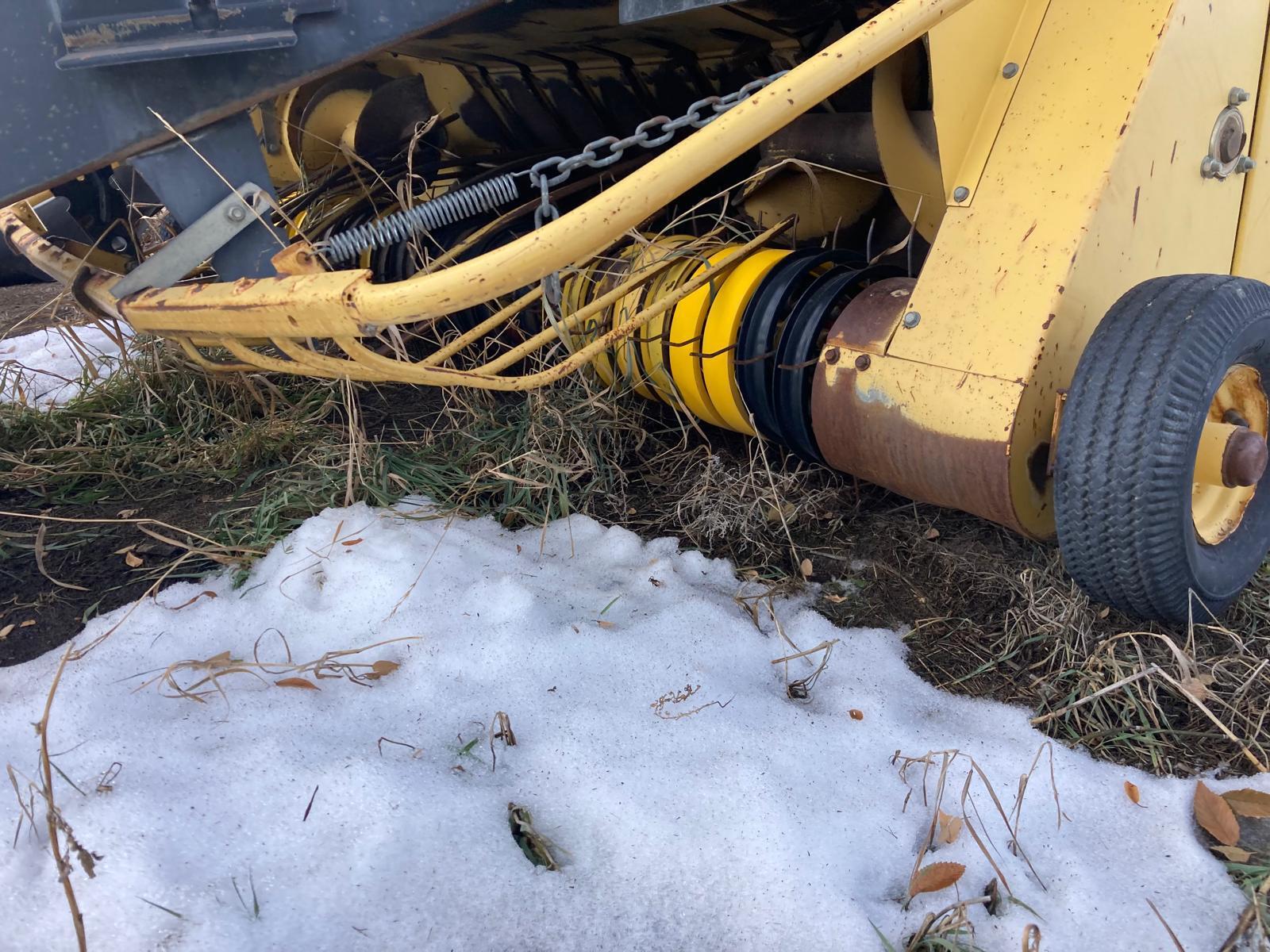 1999 New Holland 595 Image